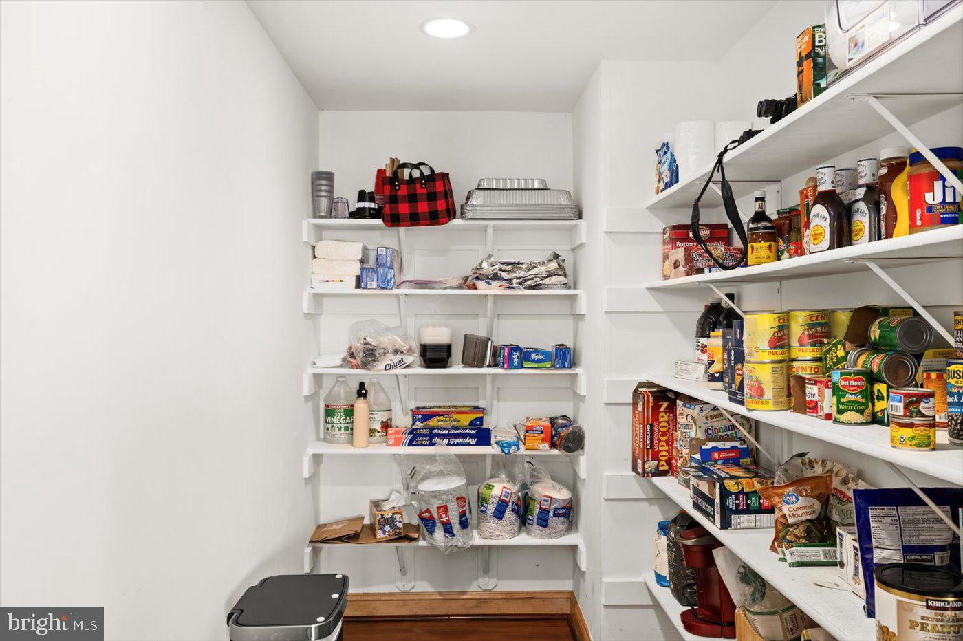 10150 HEDRICK FARM LN, MIDLAND, Virginia 22728, 7 Bedrooms Bedrooms, ,6 BathroomsBathrooms,Residential,For Sale,10150 HEDRICK FARM LN,VAFQ2016418 MLS # VAFQ2016418 10150 HEDRICK FARM LN, MIDLAND, Virginia 22728, 7 Bedrooms Bedrooms, ,6 BathroomsBathrooms,Residential,For Sale,10150 HEDRICK FARM LN,VAFQ2016418 MLS # VAFQ2016418