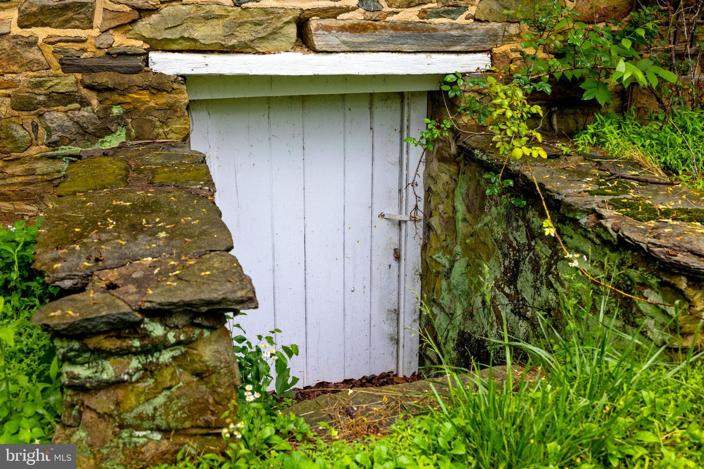 16158 CLARKES GAP RD, WATERFORD, Virginia 20197, 7 Bedrooms Bedrooms, ,1 BathroomBathrooms,Residential,For Sale,16158 CLARKES GAP RD,VALO2092906 MLS # VALO2092906