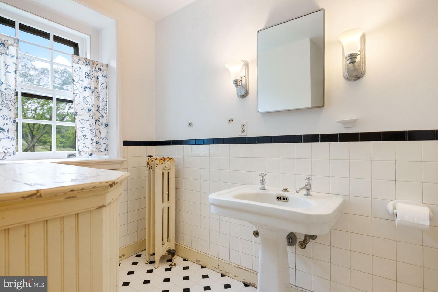 16158 CLARKES GAP RD, WATERFORD, Virginia 20197, 7 Bedrooms Bedrooms, ,1 BathroomBathrooms,Residential,For Sale,16158 CLARKES GAP RD,VALO2092906 MLS # VALO2092906