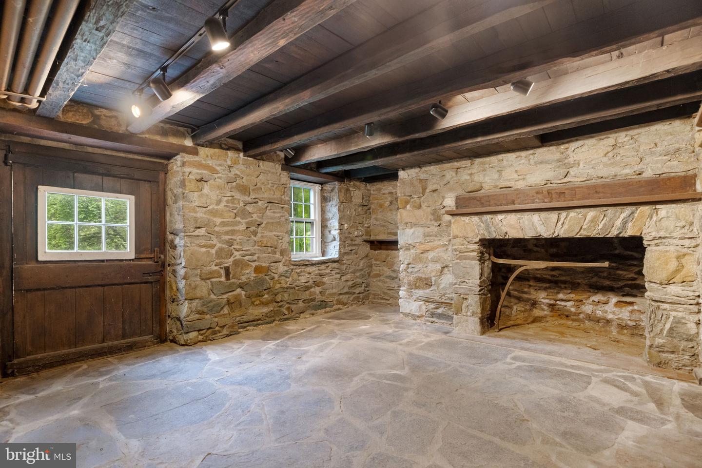 16158 CLARKES GAP RD, WATERFORD, Virginia 20197, 7 Bedrooms Bedrooms, ,1 BathroomBathrooms,Residential,For Sale,16158 CLARKES GAP RD,VALO2092906 MLS # VALO2092906