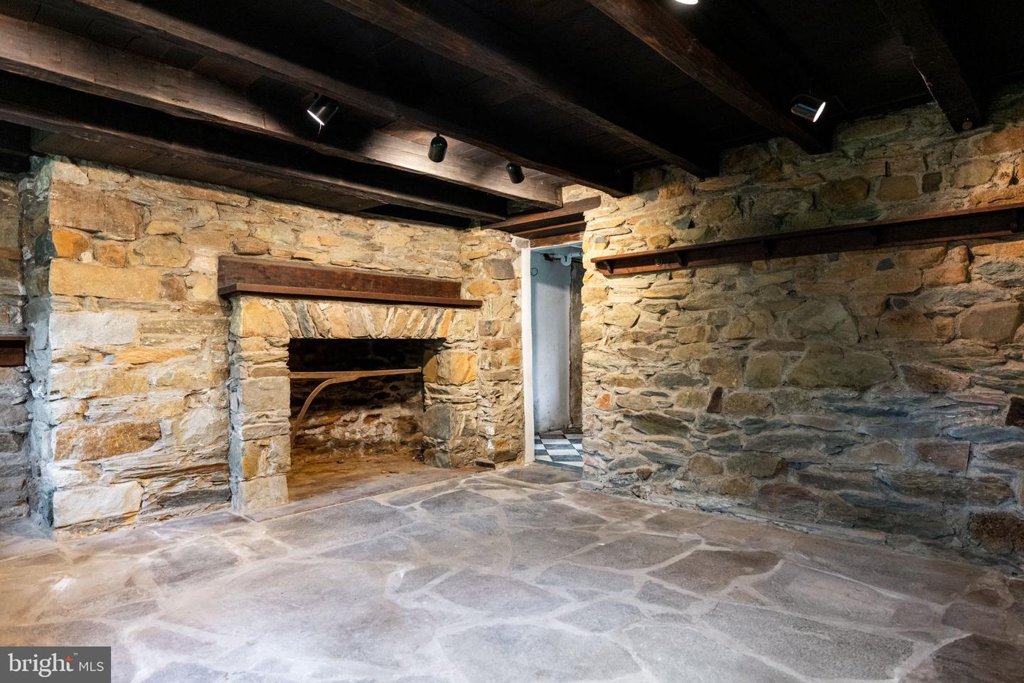 16158 CLARKES GAP RD, WATERFORD, Virginia 20197, 7 Bedrooms Bedrooms, ,1 BathroomBathrooms,Residential,For Sale,16158 CLARKES GAP RD,VALO2092906 MLS # VALO2092906