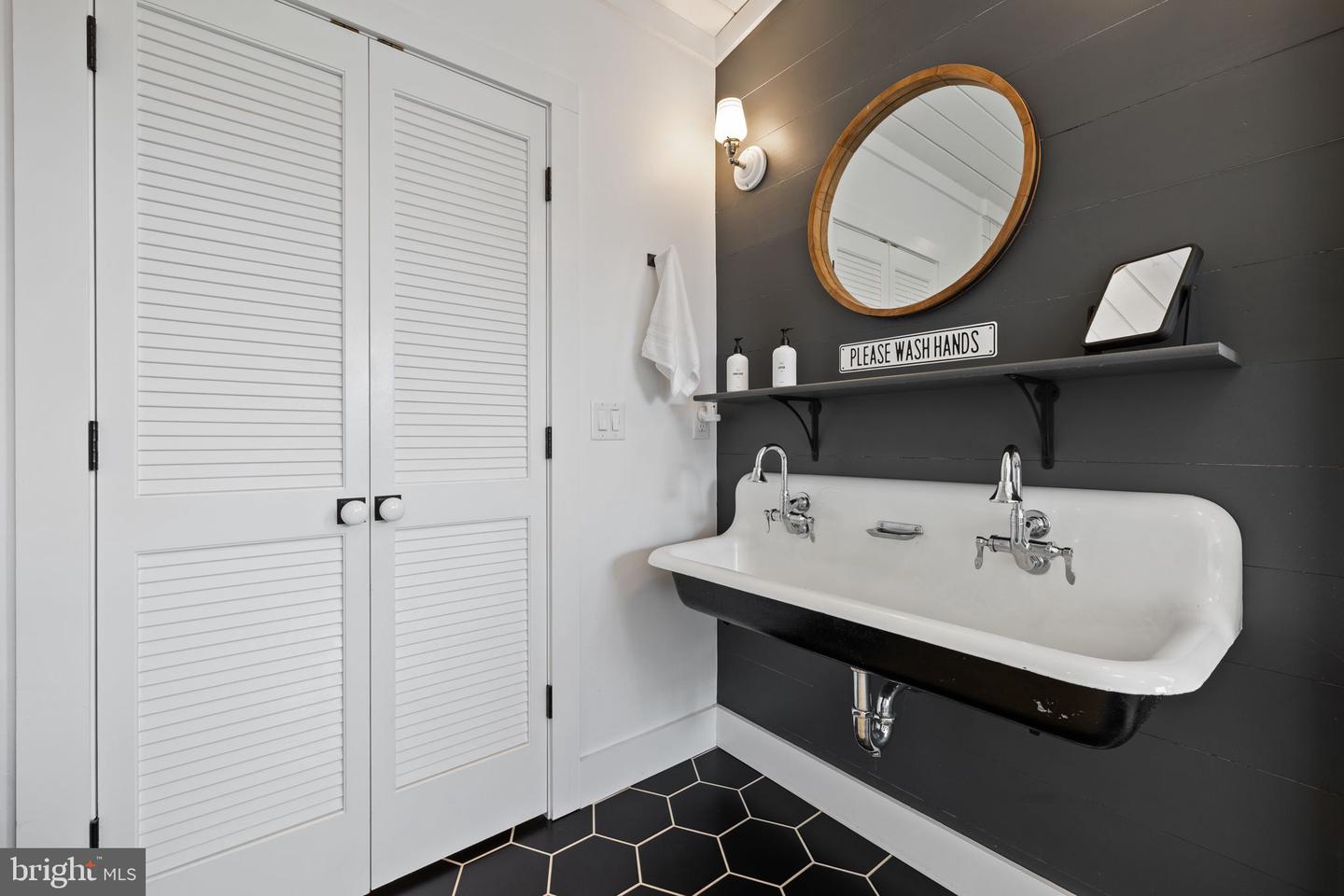 23350 CEDAR MOUNTAIN DR, RAPIDAN, Virginia 22733, 4 Bedrooms Bedrooms, ,3 BathroomsBathrooms,Farm,For Sale,23350 CEDAR MOUNTAIN DR,VACU2010650 MLS # VACU2010650