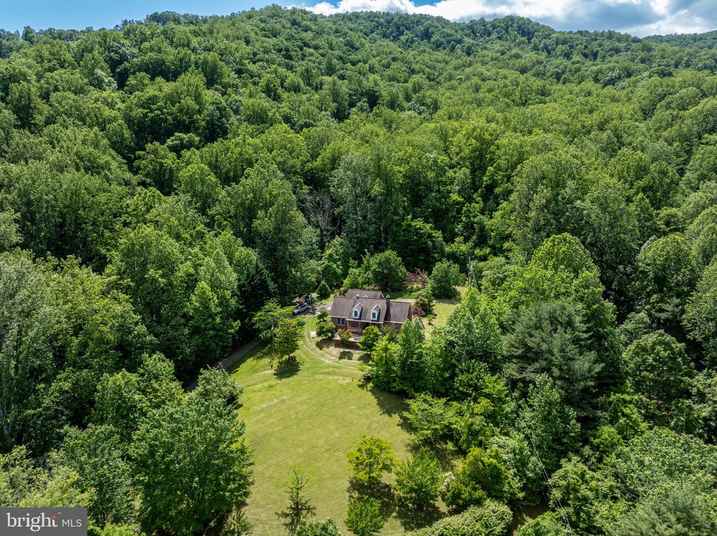 60 MOUNTAIN BREEZE LN, SYRIA, Virginia 22743, 5 Bedrooms Bedrooms, ,2 BathroomsBathrooms,Residential,For Sale,60 MOUNTAIN BREEZE LN,VAMA2002242 MLS # VAMA2002242