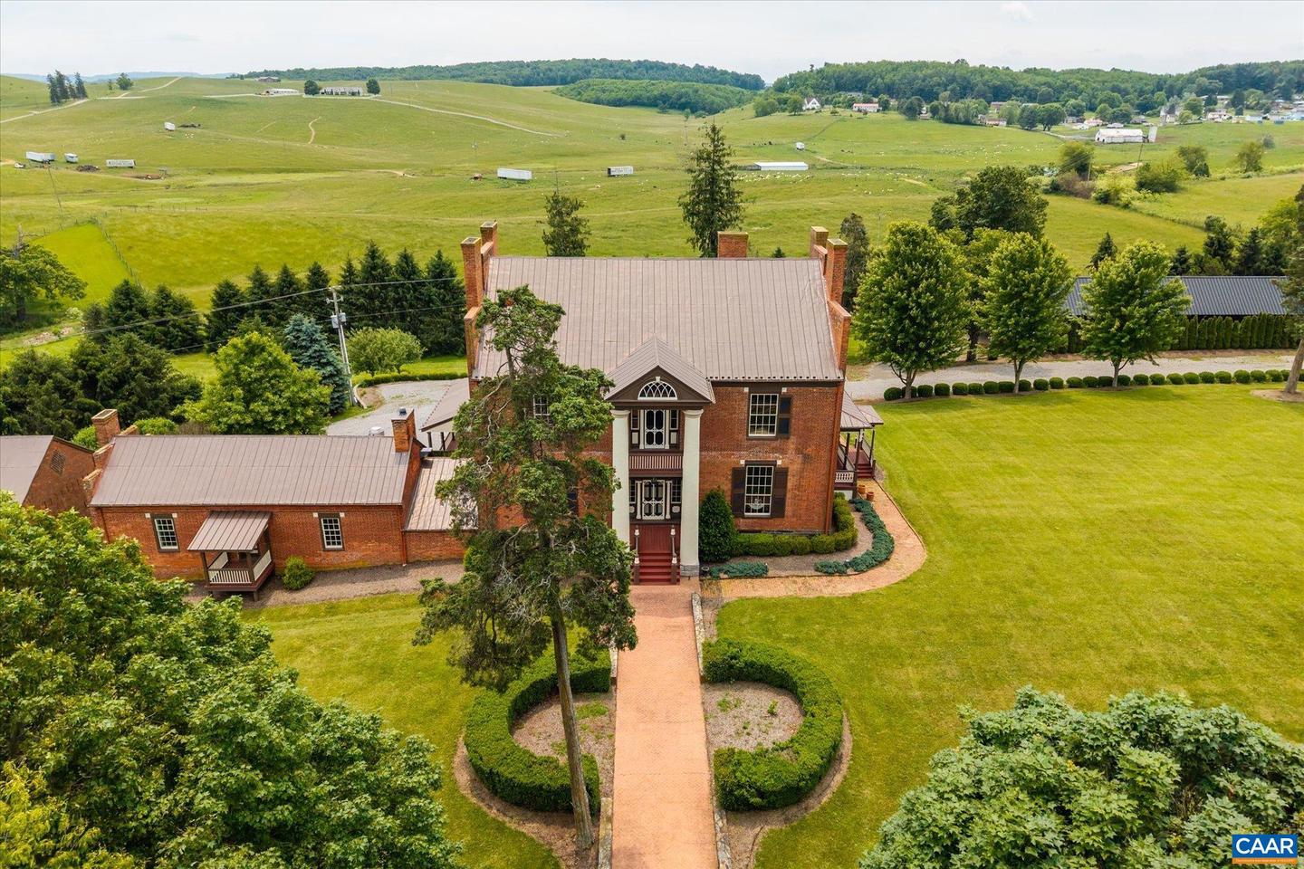 325 FACTORY OUTLET DR, MAX MEADOWS, Virginia 24360, 5 Bedrooms Bedrooms, ,3 BathroomsBathrooms,Residential,For Sale,325 FACTORY OUTLET DR,665339 MLS # 665339