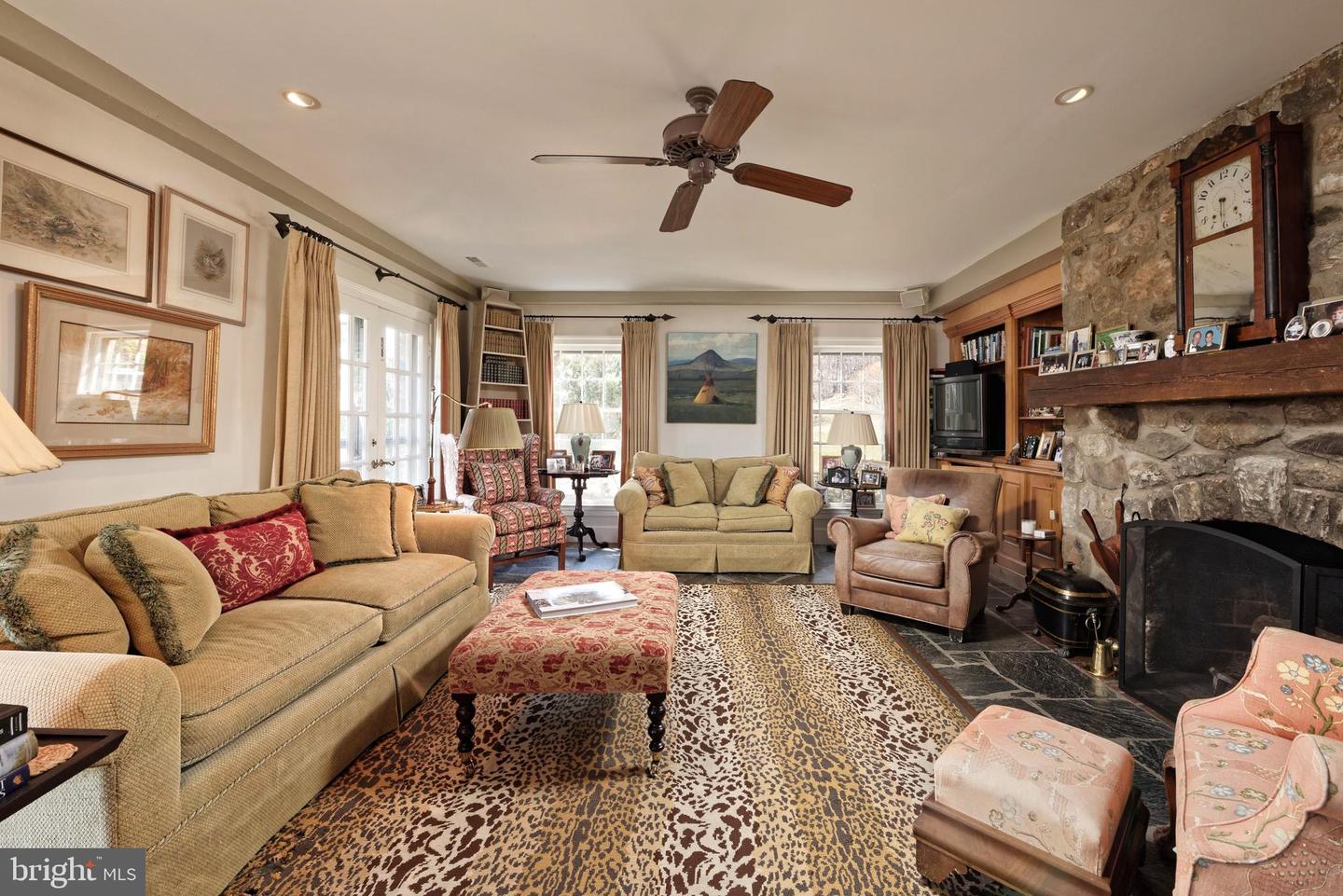 4392 CARRINGTON RD, MARKHAM, Virginia 22643, 4 Bedrooms Bedrooms, ,4 BathroomsBathrooms,Residential,For Sale,4392 CARRINGTON RD,VAFQ2016408 MLS # VAFQ2016408