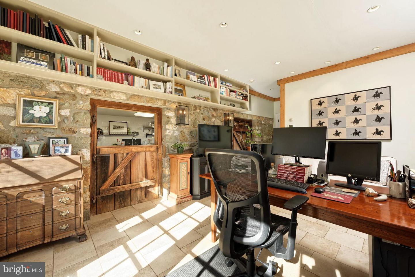 4392 CARRINGTON RD, MARKHAM, Virginia 22643, 4 Bedrooms Bedrooms, ,4 BathroomsBathrooms,Residential,For Sale,4392 CARRINGTON RD,VAFQ2016408 MLS # VAFQ2016408