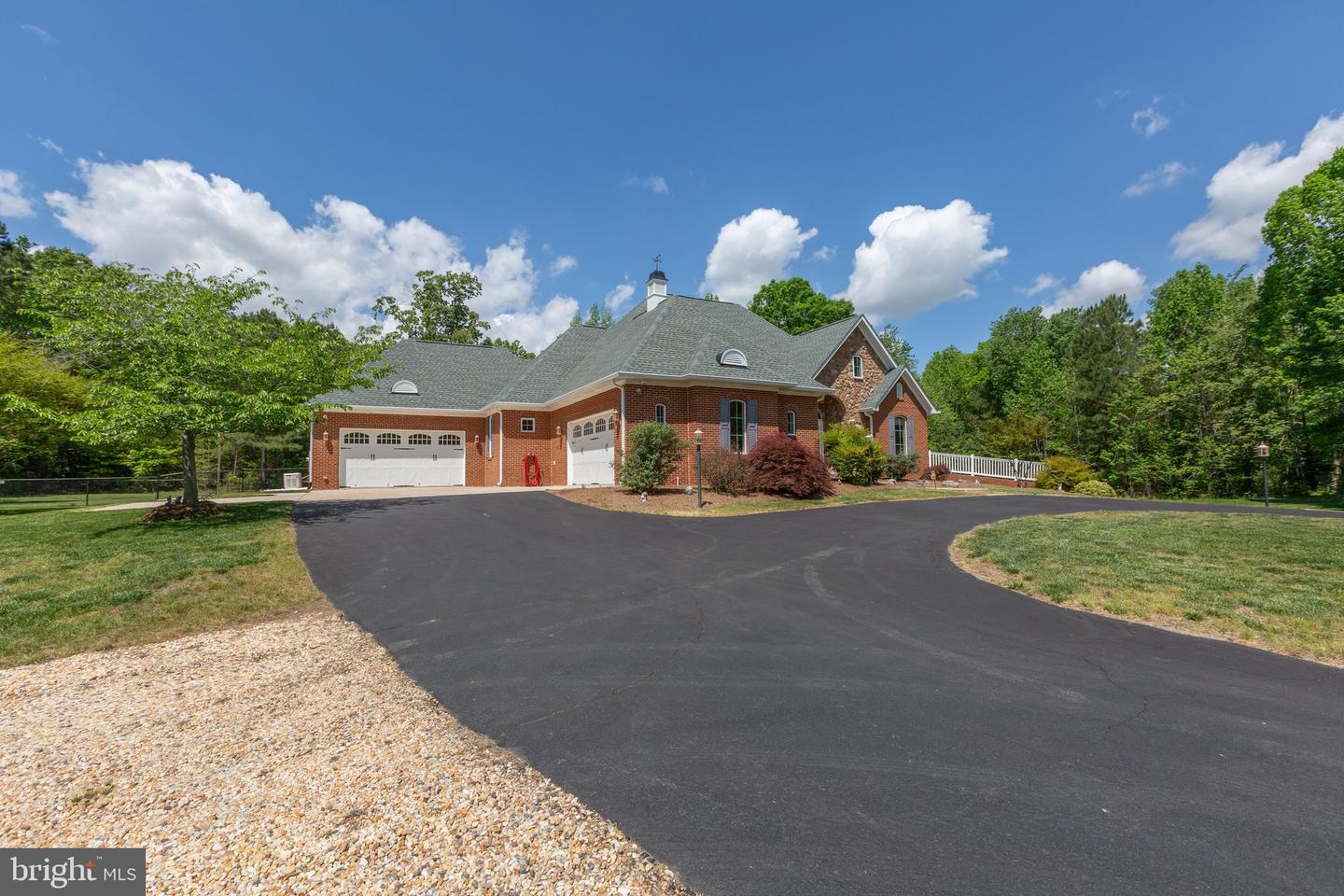 18134 GREEN BLVD, KING GEORGE, Virginia 22485, 4 Bedrooms Bedrooms, ,4 BathroomsBathrooms,Residential,For Sale,18134 GREEN BLVD,VAKG2006432 MLS # VAKG2006432