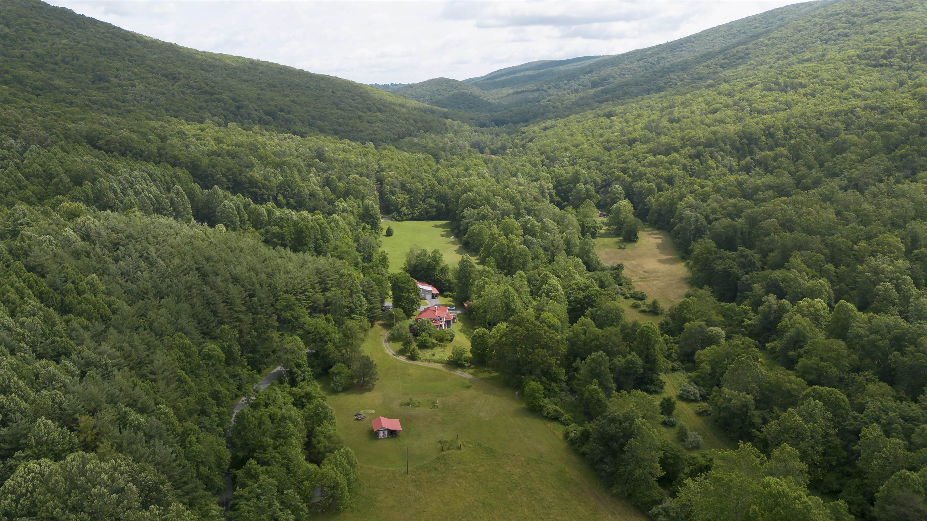 7304 DRY RUN RD, BURNSVILLE, Virginia 24487, 3 Bedrooms Bedrooms, ,2 BathroomsBathrooms,Residential,14,7304 DRY RUN RD,666061 MLS # 666061