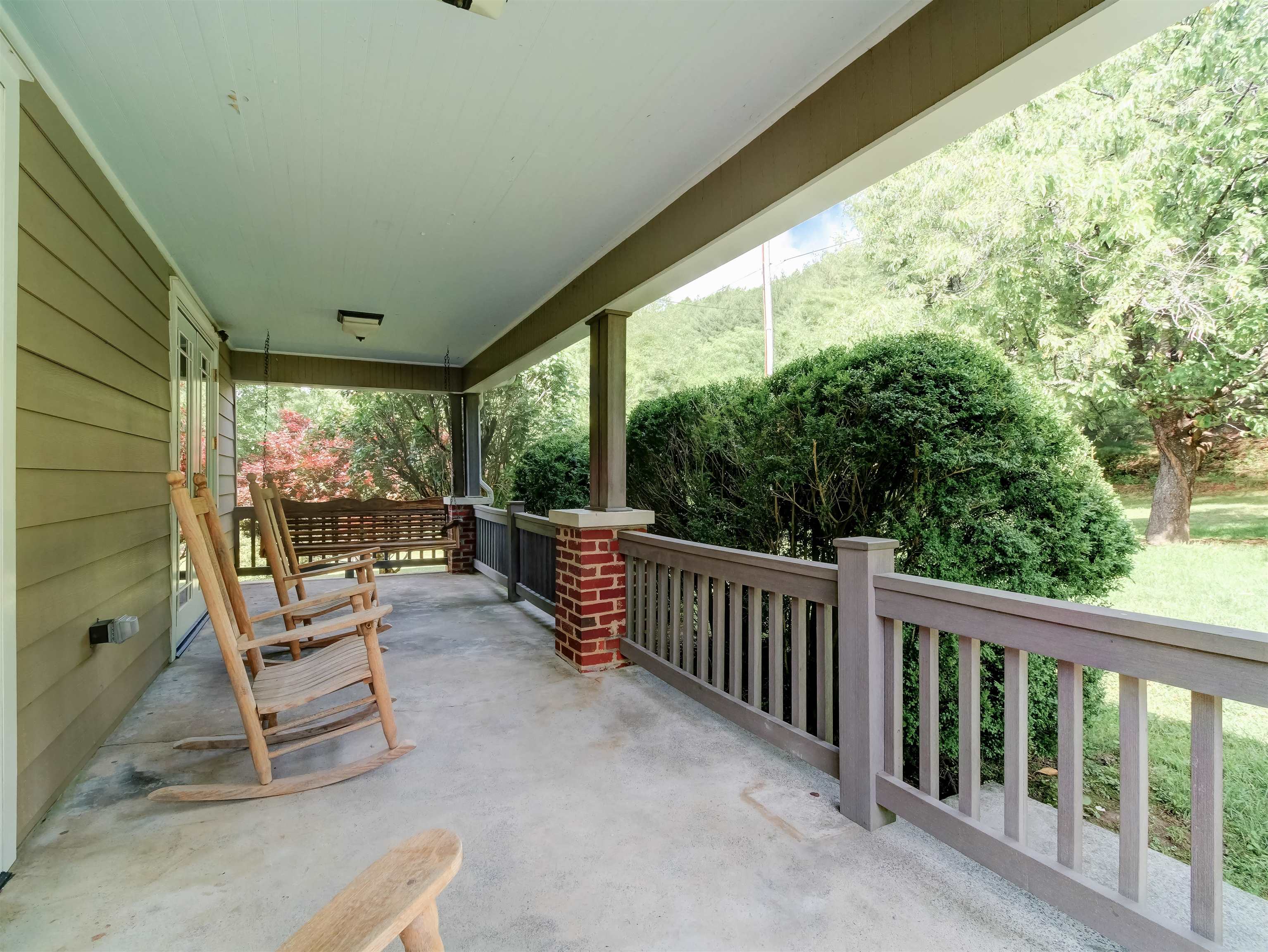 7304 DRY RUN RD, BURNSVILLE, Virginia 24487, 3 Bedrooms Bedrooms, ,2 BathroomsBathrooms,Residential,14,7304 DRY RUN RD,666061 MLS # 666061