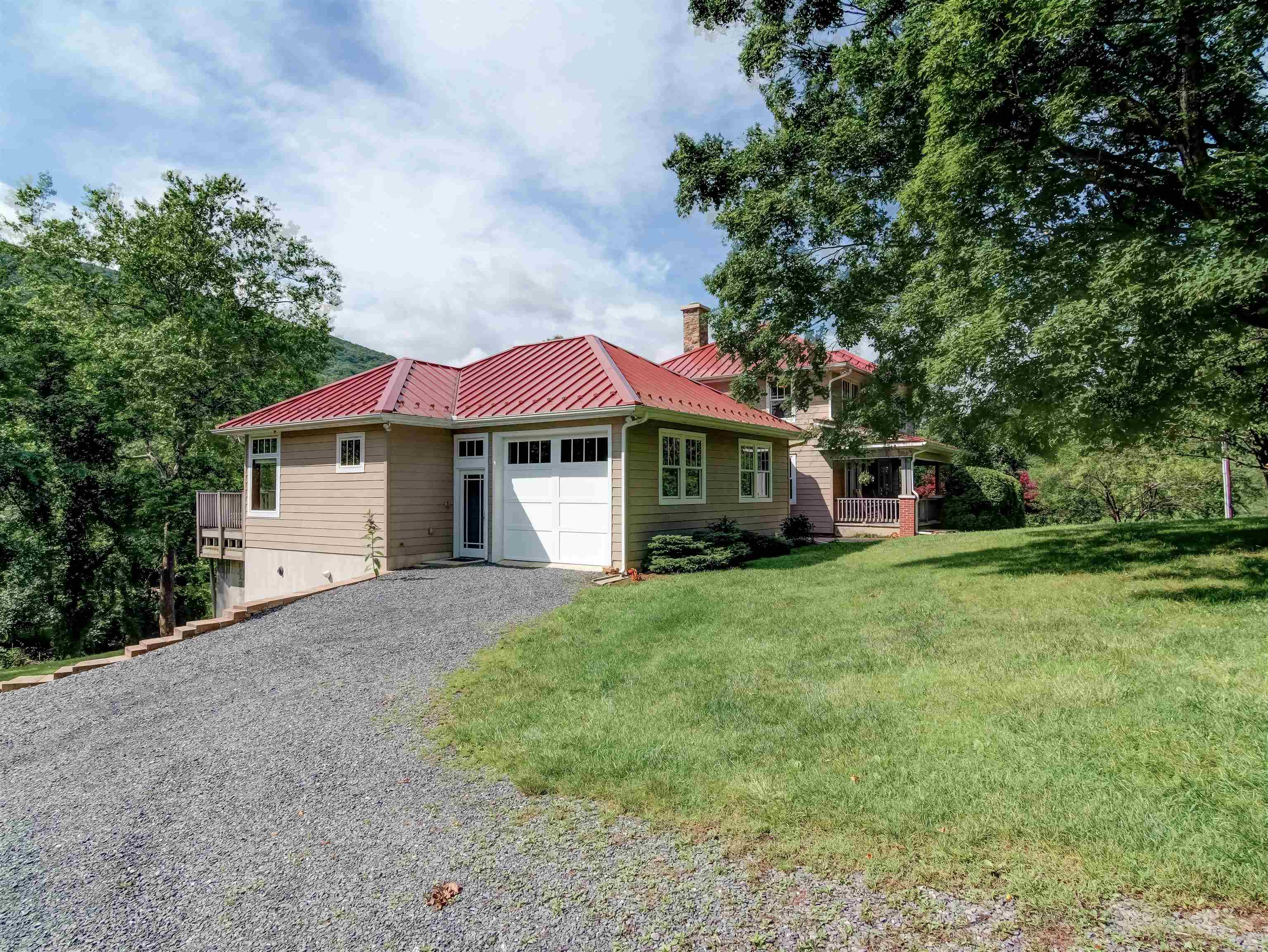 7304 DRY RUN RD, BURNSVILLE, Virginia 24487, 3 Bedrooms Bedrooms, ,2 BathroomsBathrooms,Residential,14,7304 DRY RUN RD,666061 MLS # 666061