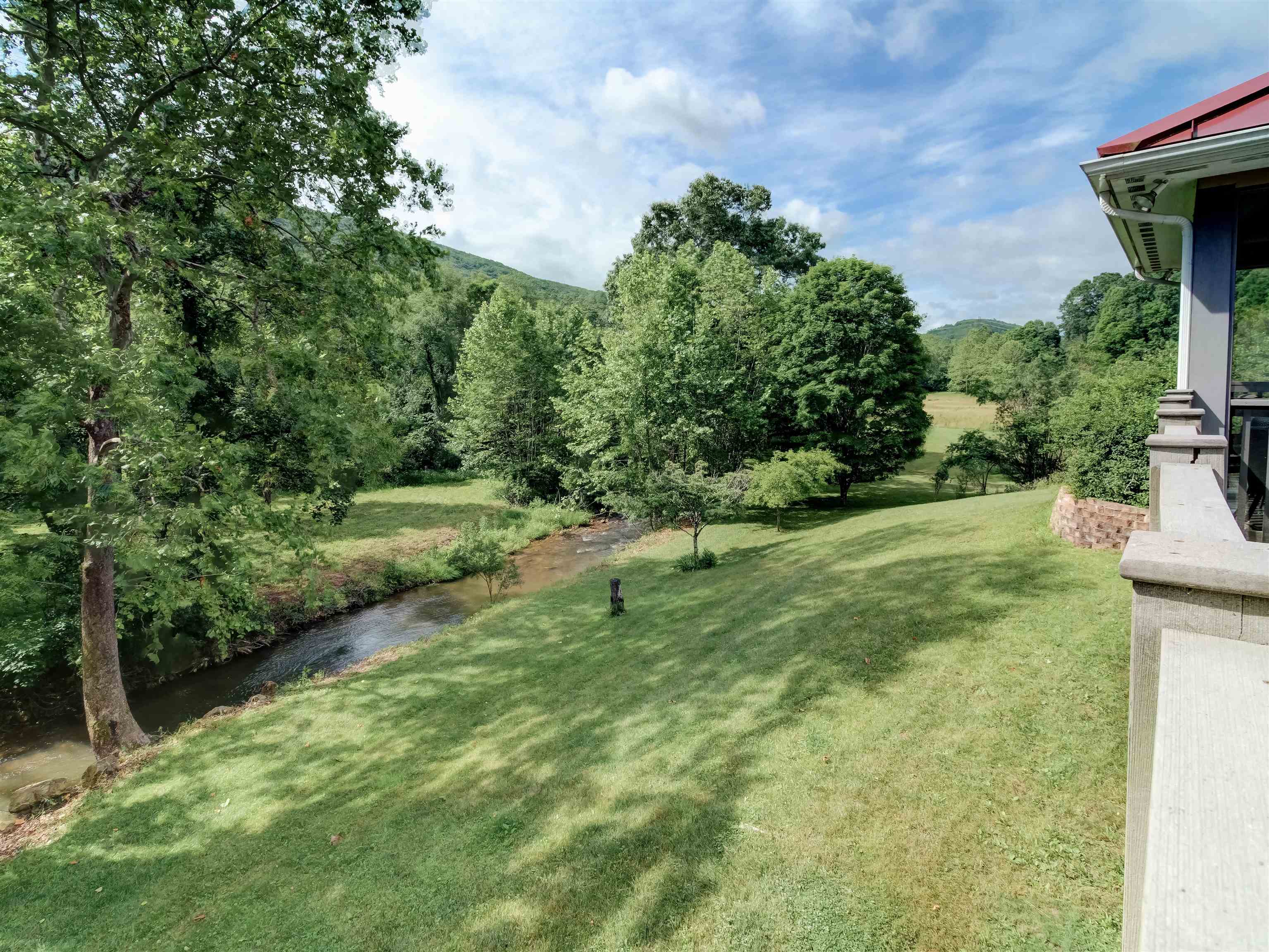 7304 DRY RUN RD, BURNSVILLE, Virginia 24487, 3 Bedrooms Bedrooms, ,2 BathroomsBathrooms,Residential,14,7304 DRY RUN RD,666061 MLS # 666061