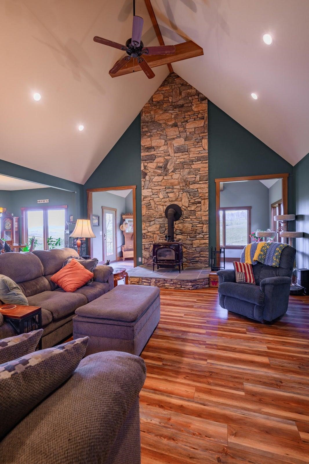 747 NEW PROVIDENCE RD, RAPHINE, Virginia 24472, 4 Bedrooms Bedrooms, ,2 BathroomsBathrooms,Residential,14,747 NEW PROVIDENCE RD,666708 MLS # 666708