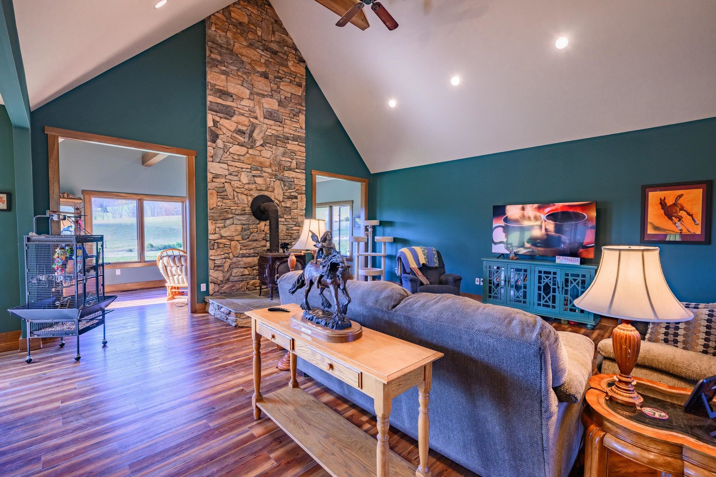 747 NEW PROVIDENCE RD, RAPHINE, Virginia 24472, 4 Bedrooms Bedrooms, ,2 BathroomsBathrooms,Residential,14,747 NEW PROVIDENCE RD,666708 MLS # 666708