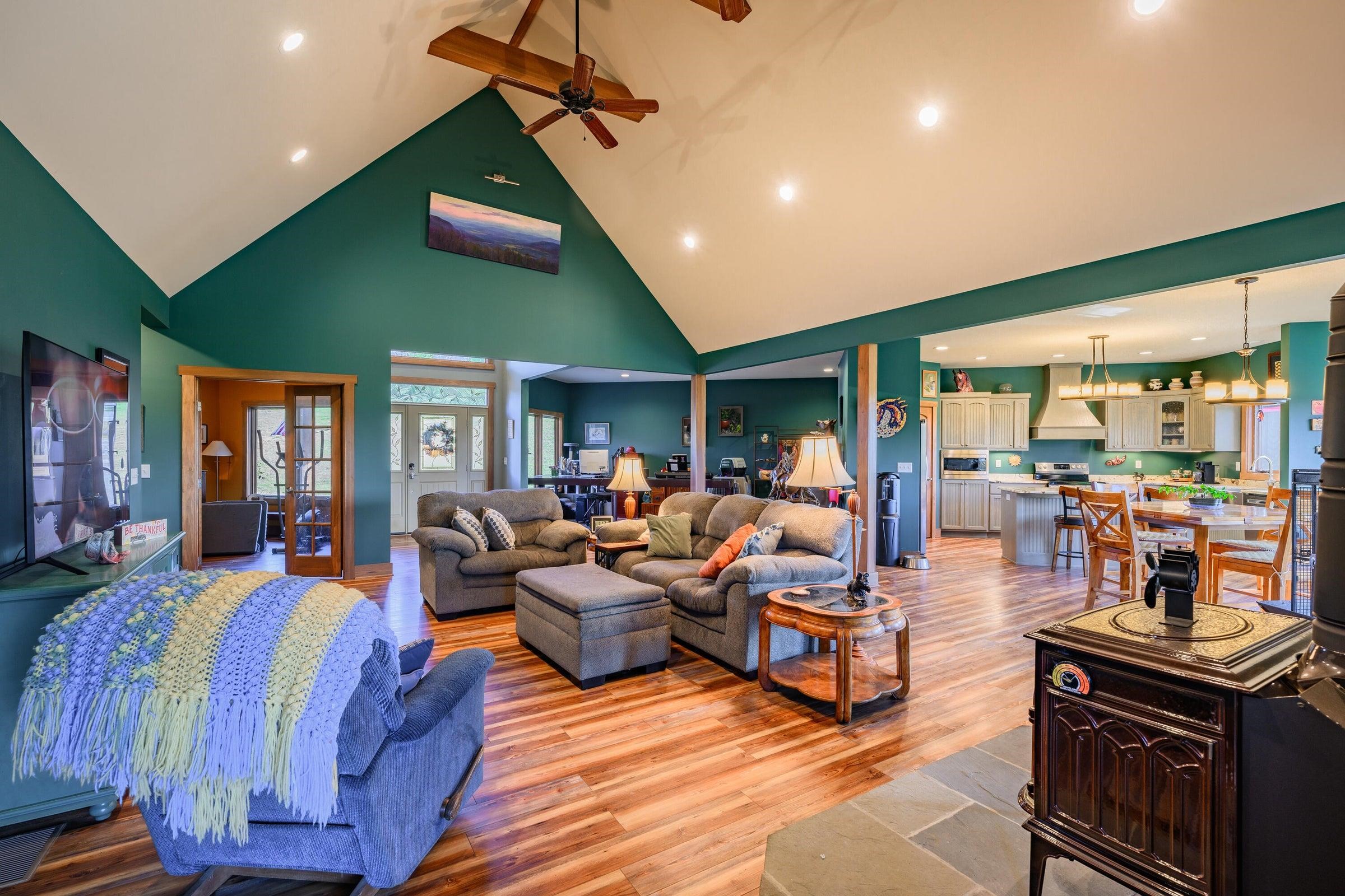 747 NEW PROVIDENCE RD, RAPHINE, Virginia 24472, 4 Bedrooms Bedrooms, ,2 BathroomsBathrooms,Residential,14,747 NEW PROVIDENCE RD,666708 MLS # 666708