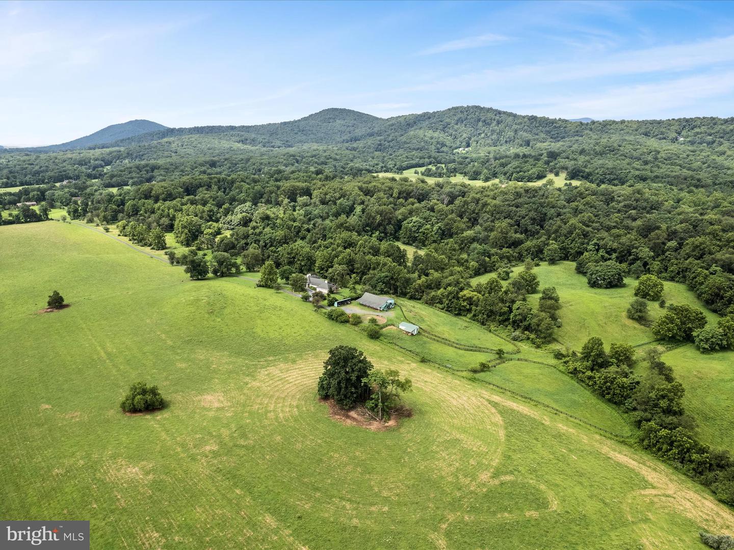 3959 COBBLER MOUNTAIN RD, DELAPLANE, Virginia 20144, 3 Bedrooms Bedrooms, ,2 BathroomsBathrooms,Residential,For Sale,3959 COBBLER MOUNTAIN RD,VAFQ2017454 MLS # VAFQ2017454