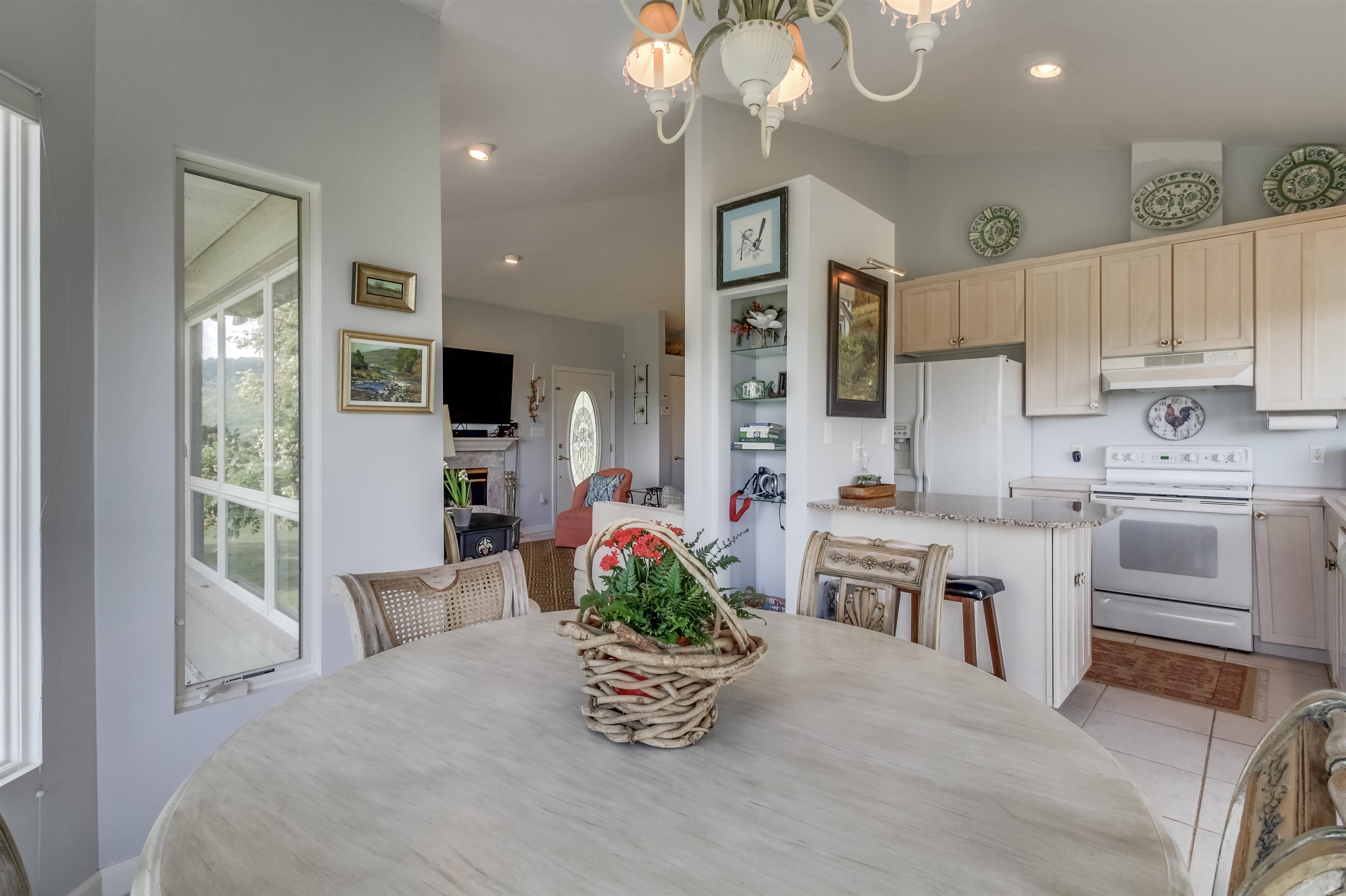 71 SAND HILL LN, WARM SPRINGS, Virginia 24484, 3 Bedrooms Bedrooms, ,4 BathroomsBathrooms,Residential,14,71 SAND HILL LN,666857 MLS # 666857