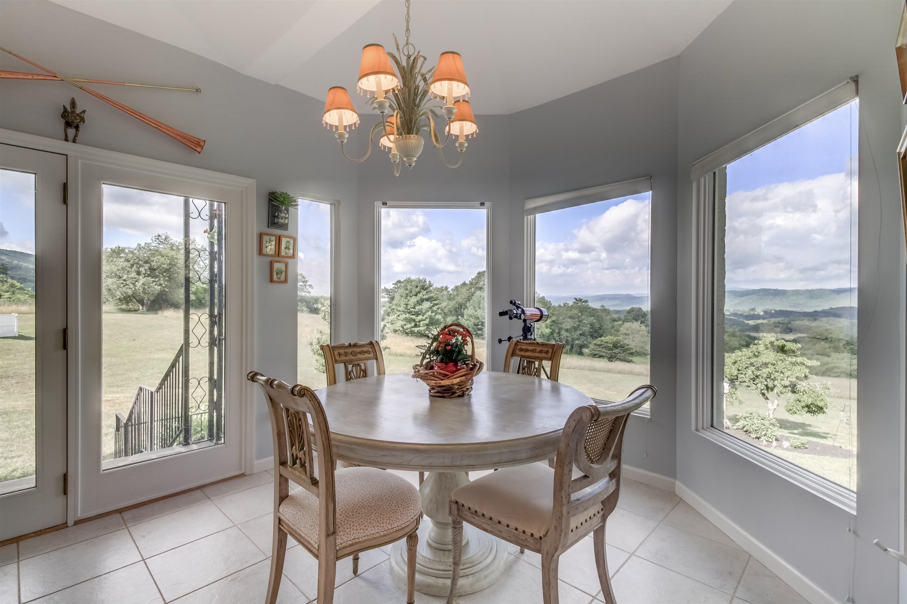 71 SAND HILL LN, WARM SPRINGS, Virginia 24484, 3 Bedrooms Bedrooms, ,4 BathroomsBathrooms,Residential,14,71 SAND HILL LN,666857 MLS # 666857