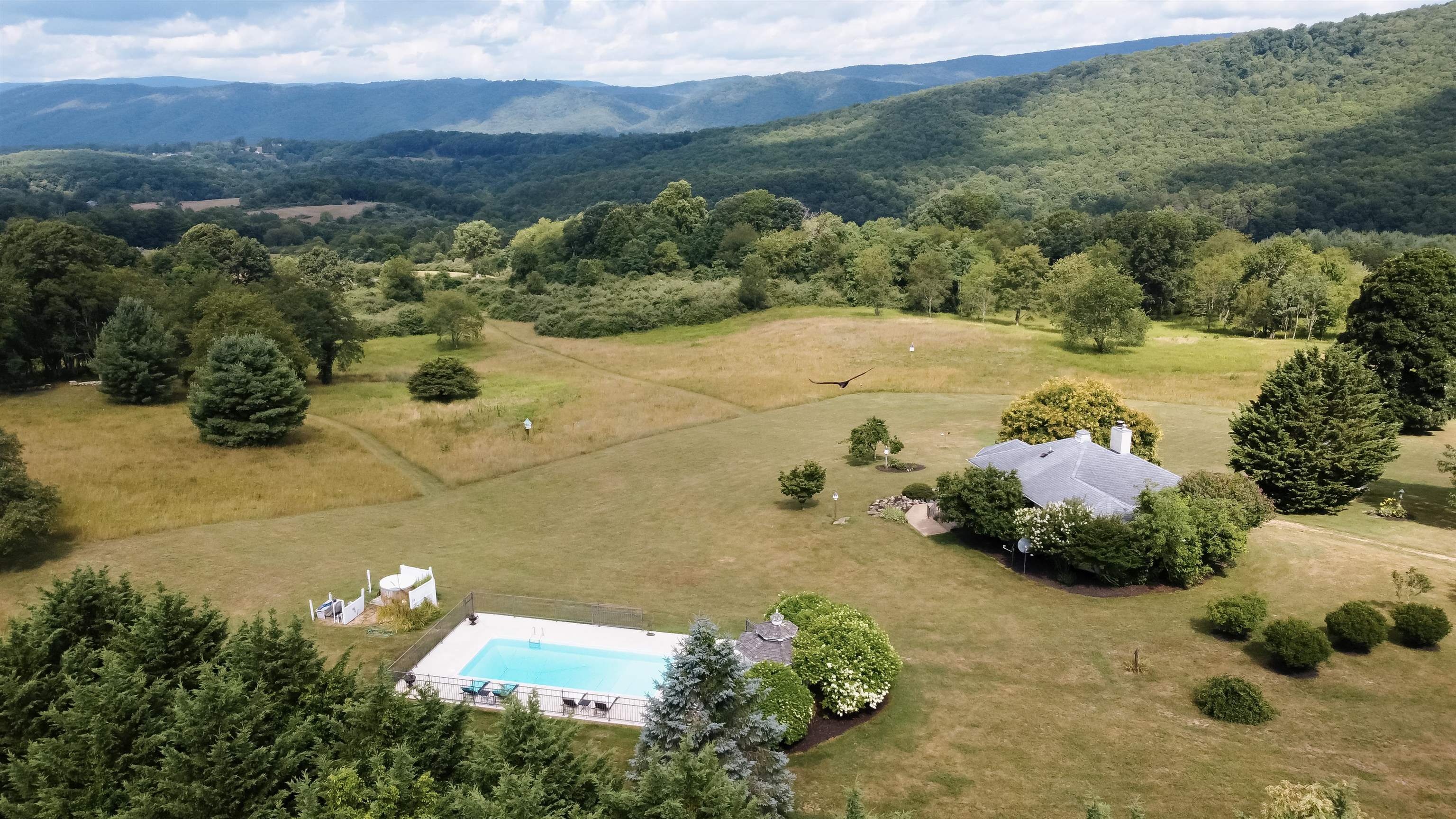 71 SAND HILL LN, WARM SPRINGS, Virginia 24484, 3 Bedrooms Bedrooms, ,4 BathroomsBathrooms,Residential,14,71 SAND HILL LN,666857 MLS # 666857