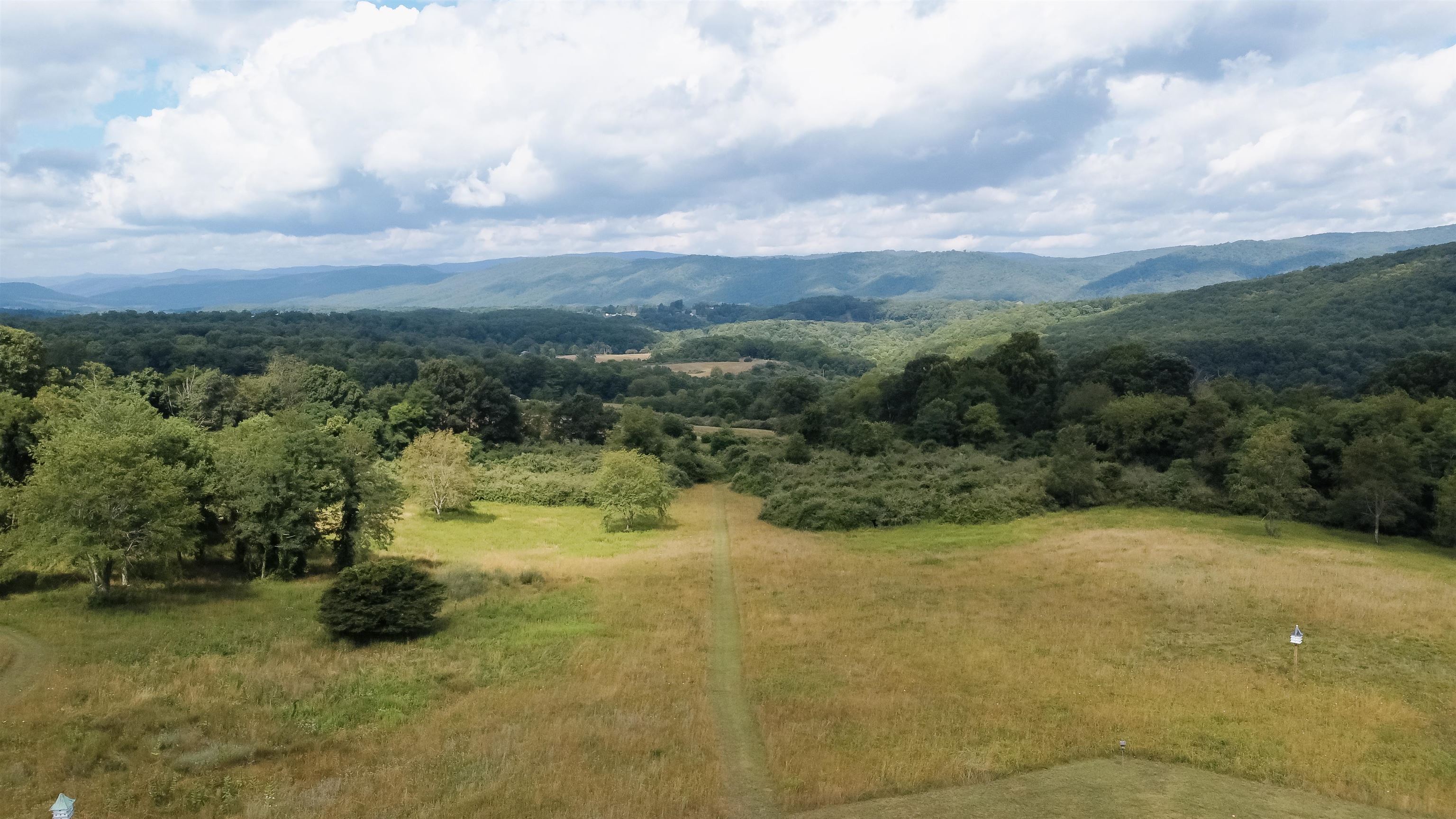 71 SAND HILL LN, WARM SPRINGS, Virginia 24484, 3 Bedrooms Bedrooms, ,4 BathroomsBathrooms,Residential,14,71 SAND HILL LN,666857 MLS # 666857