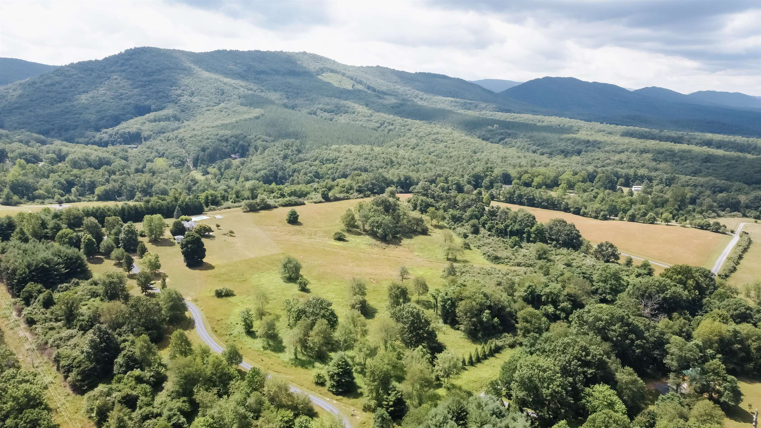 71 SAND HILL LN, WARM SPRINGS, Virginia 24484, 3 Bedrooms Bedrooms, ,4 BathroomsBathrooms,Residential,14,71 SAND HILL LN,666857 MLS # 666857