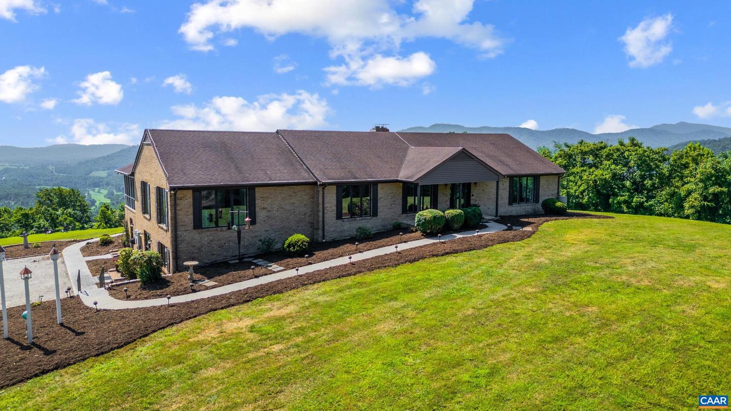 355 DYSON RD, AMHERST, Virginia 24521, 3 Bedrooms Bedrooms, ,4 BathroomsBathrooms,Residential,For Sale,355 DYSON RD,666882 MLS # 666882