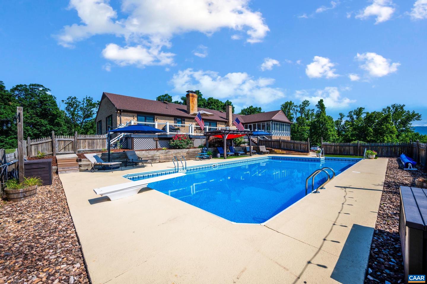 355 DYSON RD, AMHERST, Virginia 24521, 3 Bedrooms Bedrooms, ,4 BathroomsBathrooms,Residential,For Sale,355 DYSON RD,666882 MLS # 666882