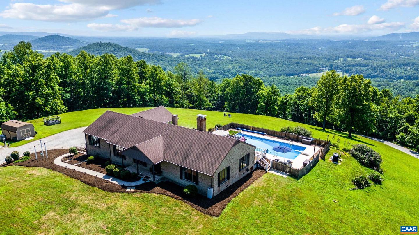 355 DYSON RD, AMHERST, Virginia 24521, 3 Bedrooms Bedrooms, ,4 BathroomsBathrooms,Residential,For Sale,355 DYSON RD,666882 MLS # 666882