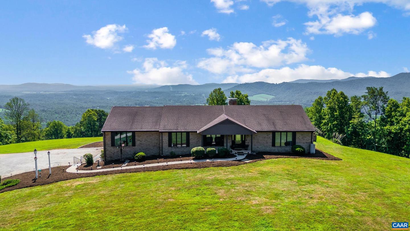 355 DYSON RD, AMHERST, Virginia 24521, 3 Bedrooms Bedrooms, ,4 BathroomsBathrooms,Residential,For Sale,355 DYSON RD,666882 MLS # 666882