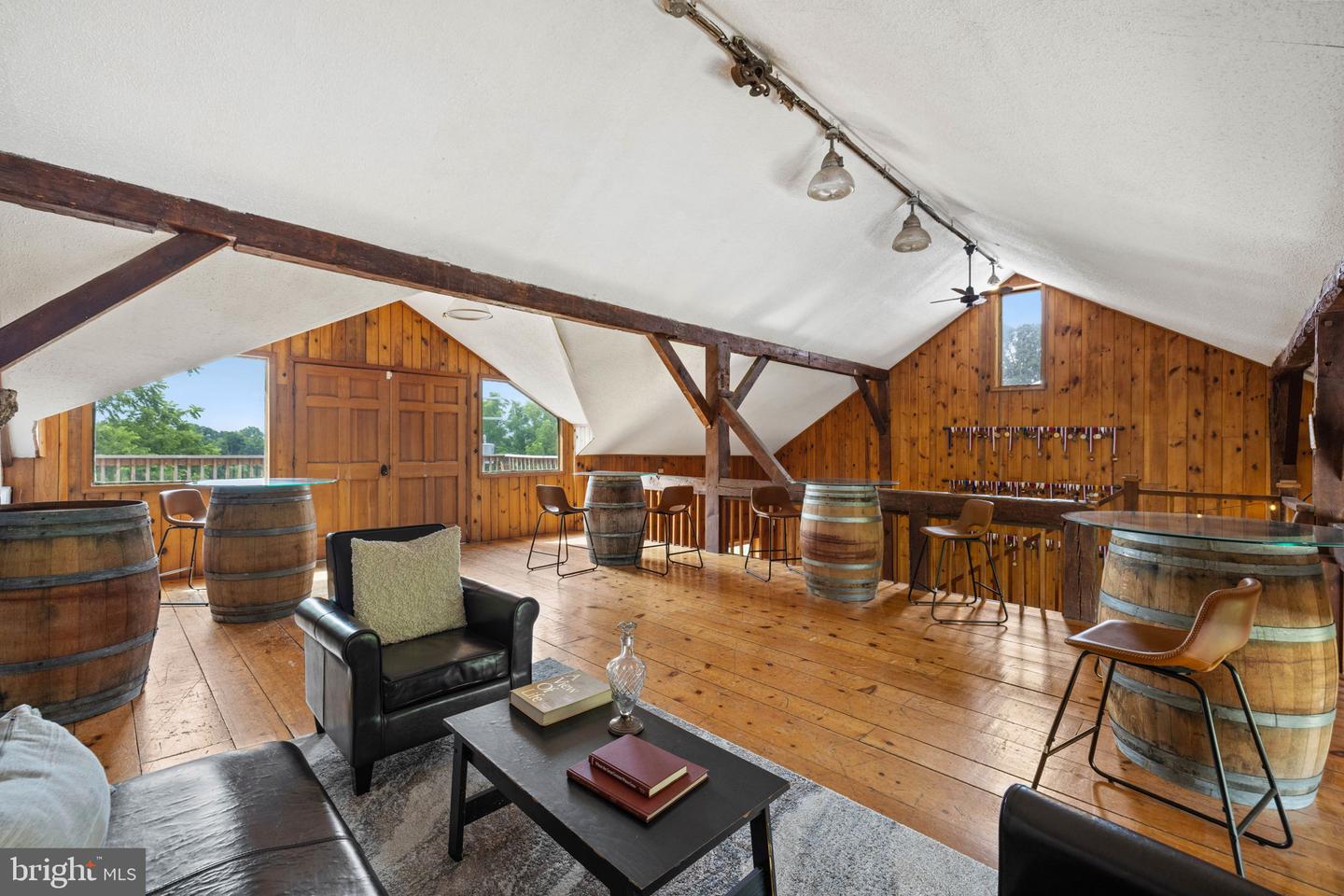 3659 S OX RD, EDINBURG, Virginia 22824, 4 Bedrooms Bedrooms, ,2 BathroomsBathrooms,Residential,For Sale,3659 S OX RD,VASH2011900 MLS # VASH2011900