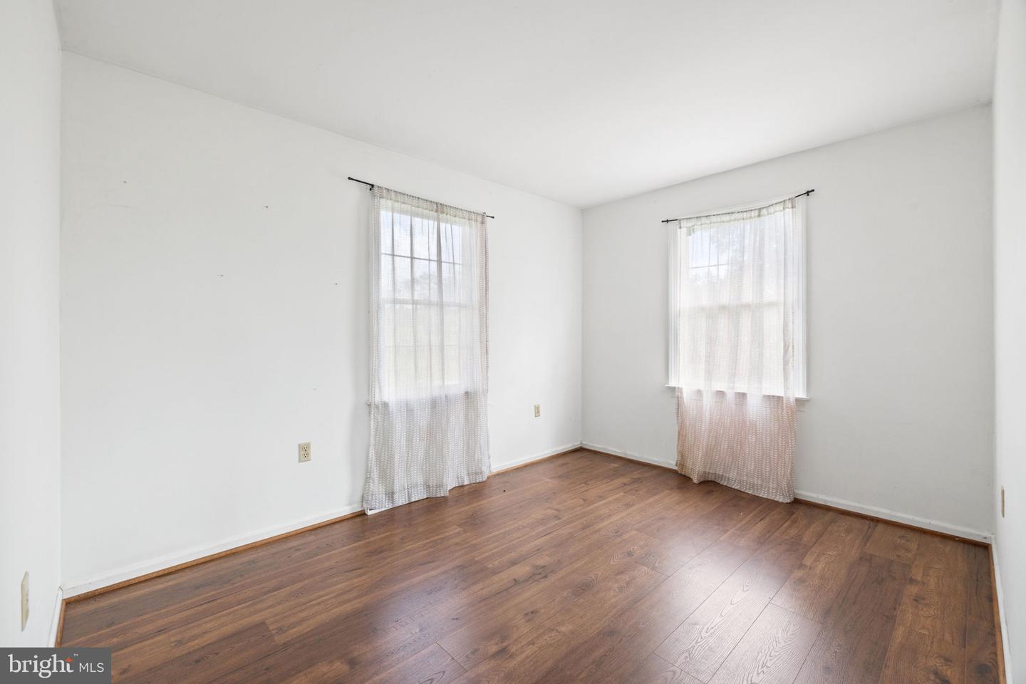 3659 S OX RD, EDINBURG, Virginia 22824, 4 Bedrooms Bedrooms, ,2 BathroomsBathrooms,Residential,For Sale,3659 S OX RD,VASH2011900 MLS # VASH2011900