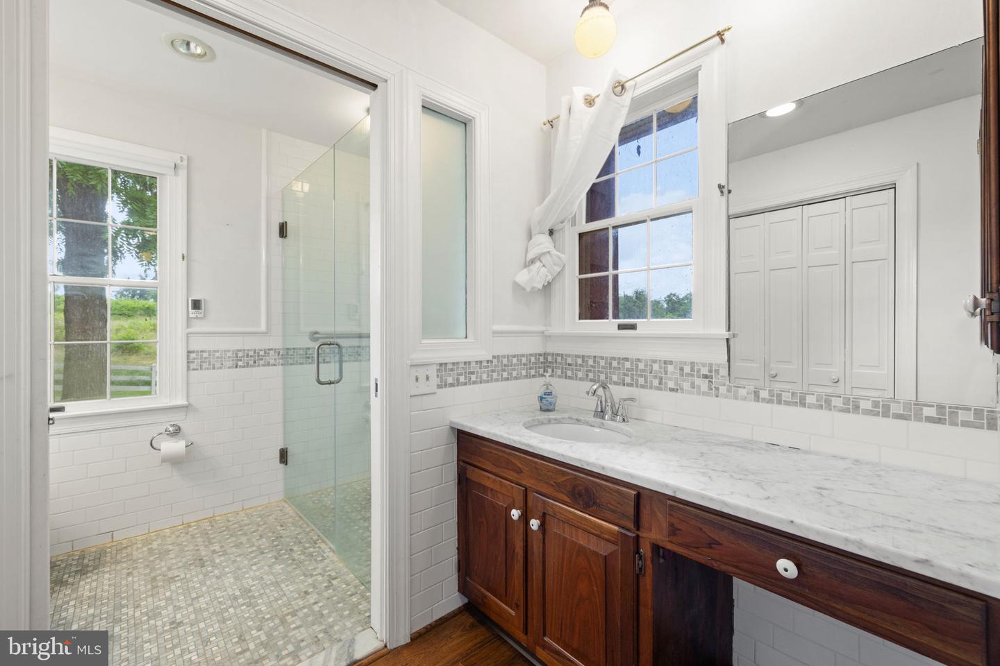 3659 S OX RD, EDINBURG, Virginia 22824, 4 Bedrooms Bedrooms, ,2 BathroomsBathrooms,Residential,For Sale,3659 S OX RD,VASH2011900 MLS # VASH2011900