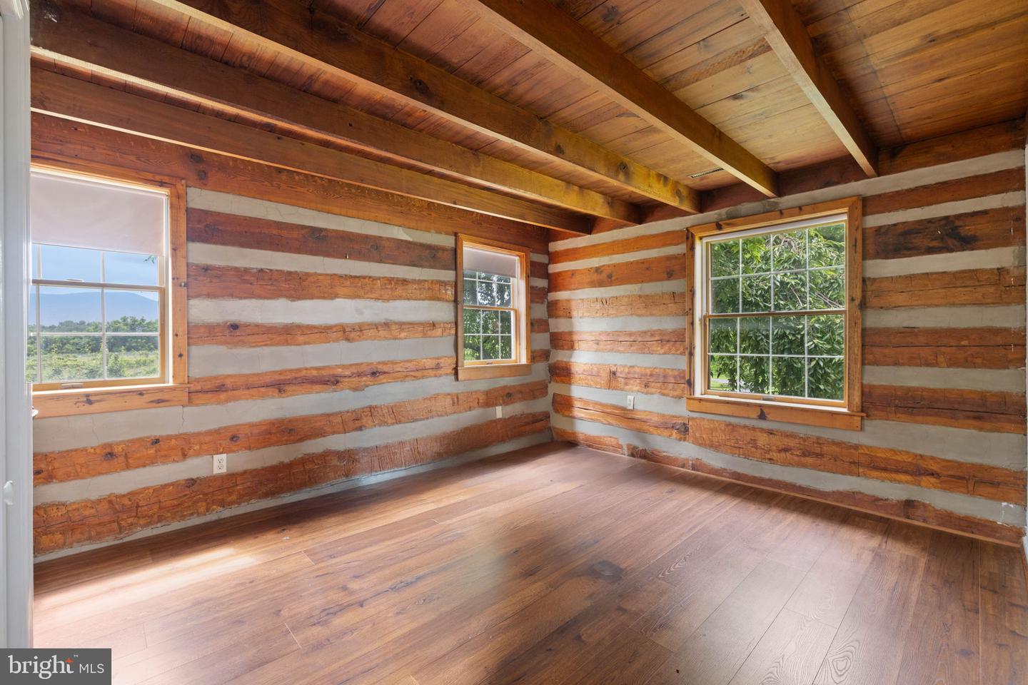 3659 S OX RD, EDINBURG, Virginia 22824, 4 Bedrooms Bedrooms, ,2 BathroomsBathrooms,Residential,For Sale,3659 S OX RD,VASH2011900 MLS # VASH2011900