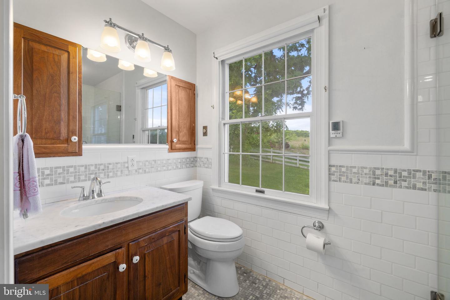 3659 S OX RD, EDINBURG, Virginia 22824, 4 Bedrooms Bedrooms, ,2 BathroomsBathrooms,Residential,For Sale,3659 S OX RD,VASH2011900 MLS # VASH2011900