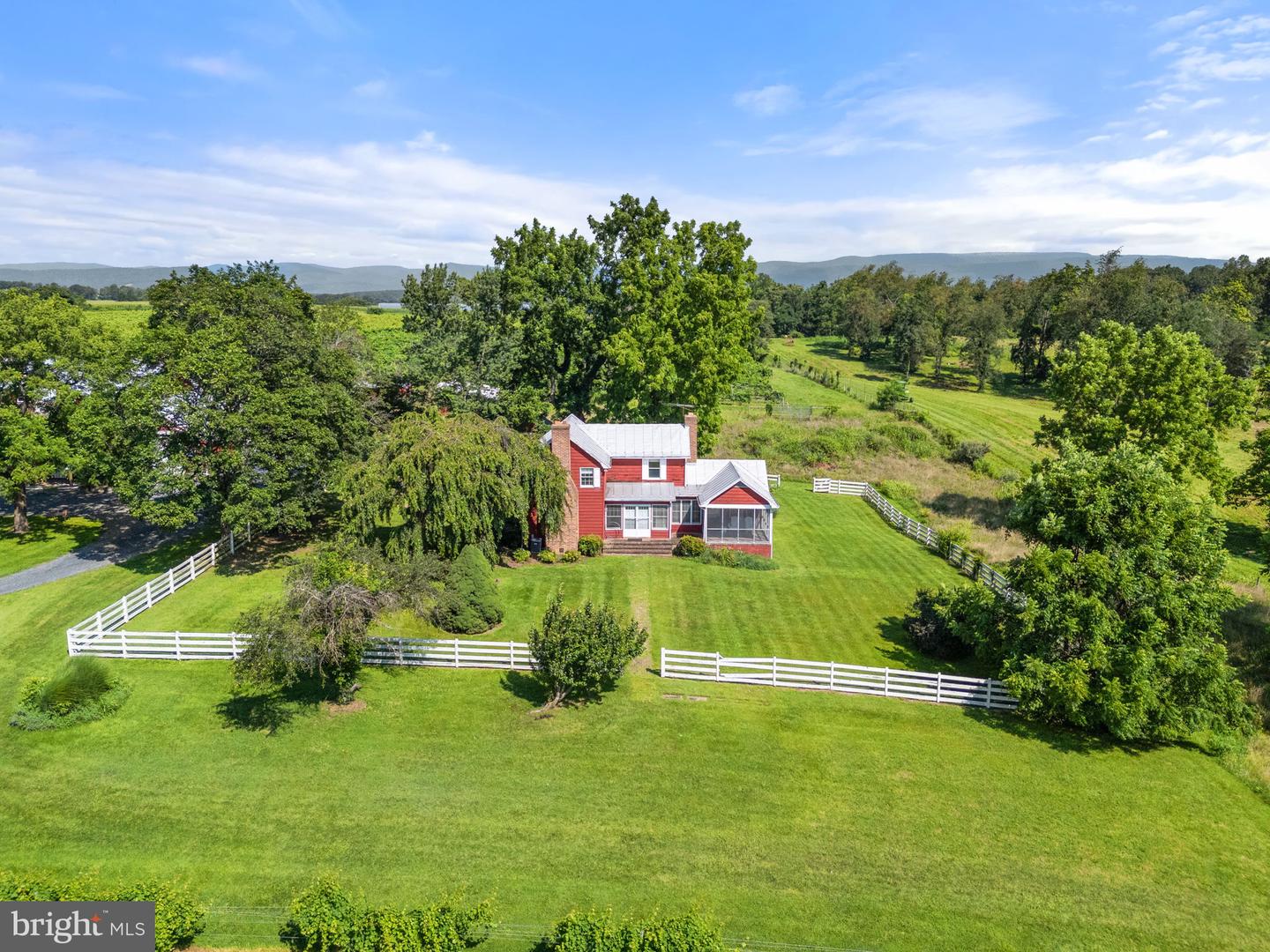 3659 S OX RD, EDINBURG, Virginia 22824, 4 Bedrooms Bedrooms, ,2 BathroomsBathrooms,Residential,For Sale,3659 S OX RD,VASH2011900 MLS # VASH2011900