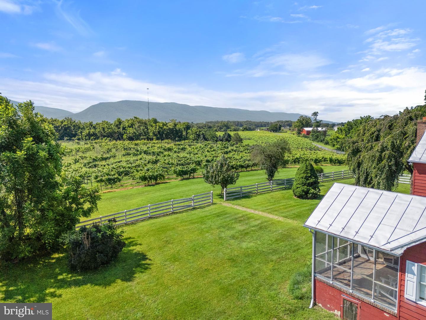 3659 S OX RD, EDINBURG, Virginia 22824, 4 Bedrooms Bedrooms, ,2 BathroomsBathrooms,Residential,For Sale,3659 S OX RD,VASH2011900 MLS # VASH2011900