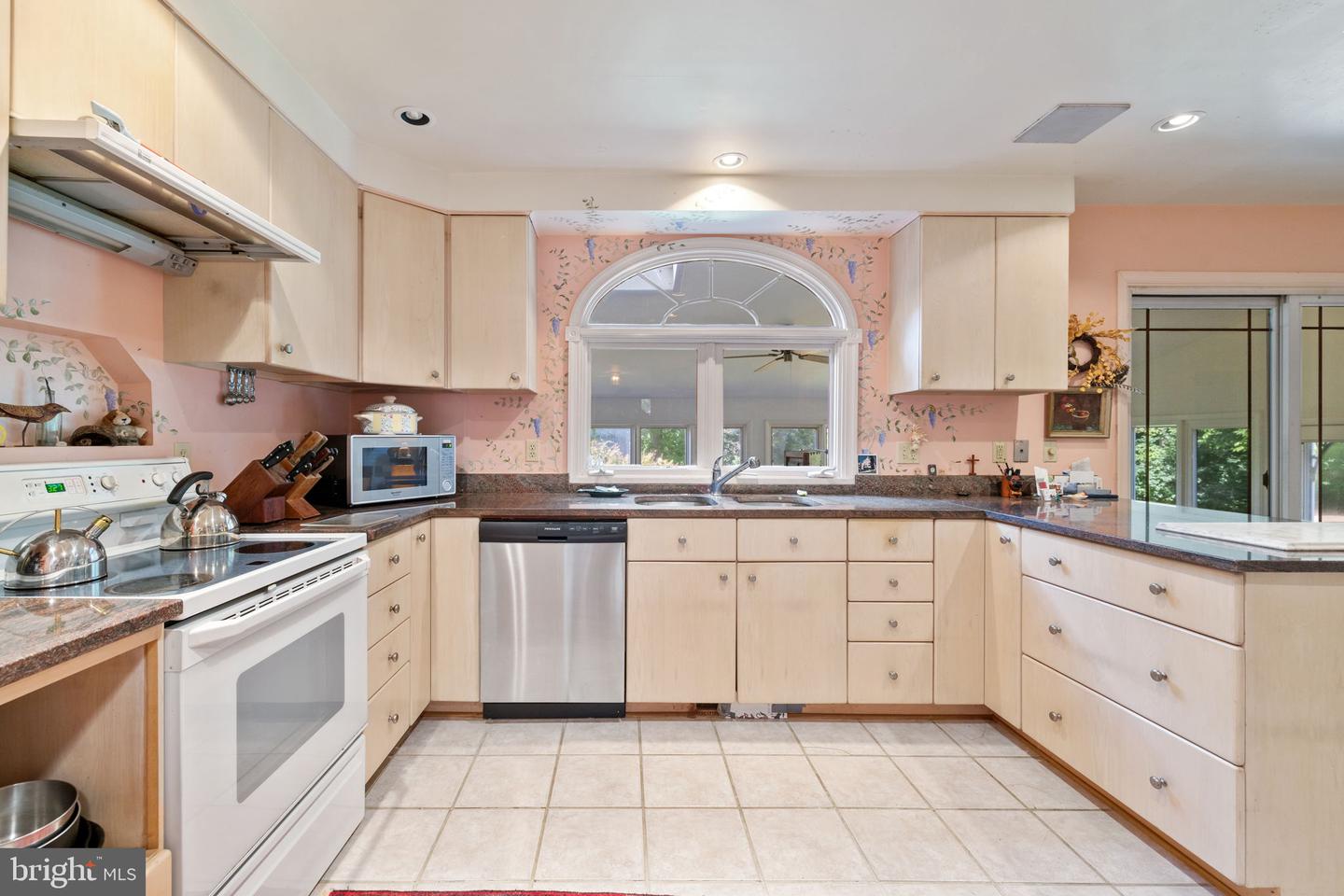 961 SUMMERVILLE RD, BOYCE, Virginia 22620, 3 Bedrooms Bedrooms, ,3 BathroomsBathrooms,Residential,For Sale,961 SUMMERVILLE RD,VACL2003894 MLS # VACL2003894