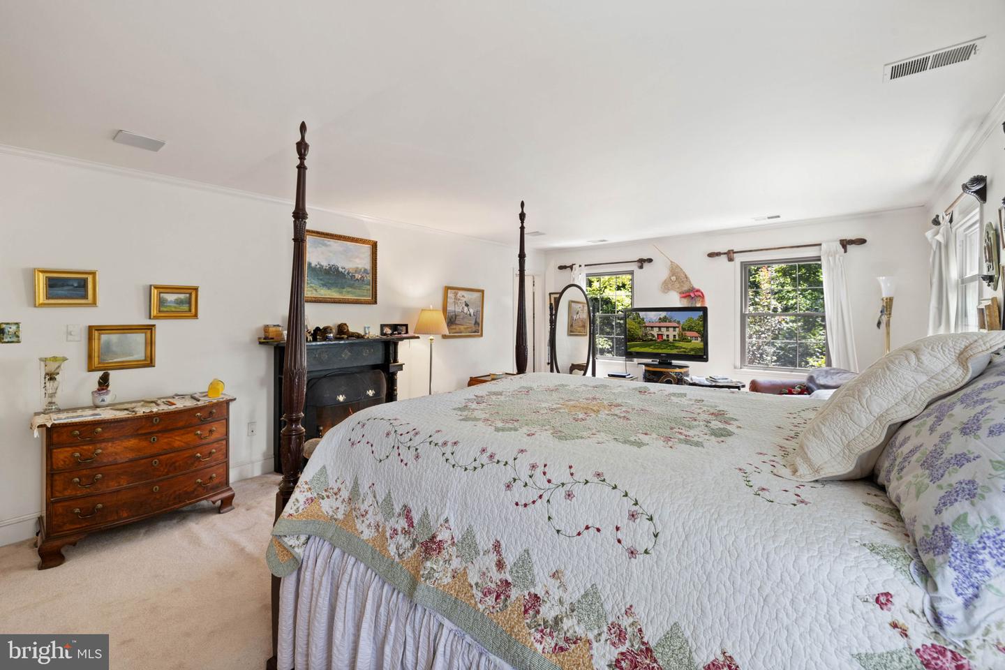 961 SUMMERVILLE RD, BOYCE, Virginia 22620, 3 Bedrooms Bedrooms, ,3 BathroomsBathrooms,Residential,For Sale,961 SUMMERVILLE RD,VACL2003894 MLS # VACL2003894