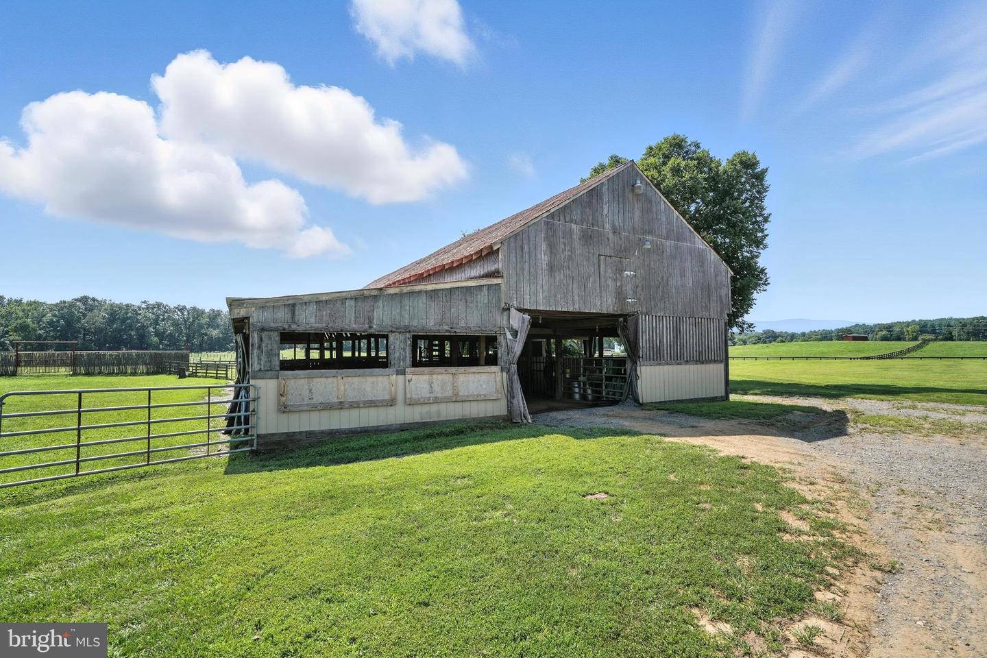 3637 MILLWOOD RD, BOYCE, Virginia 22620, 4 Bedrooms Bedrooms, ,3 BathroomsBathrooms,Residential,For Sale,3637 MILLWOOD RD,VACL2005932 MLS # VACL2005932