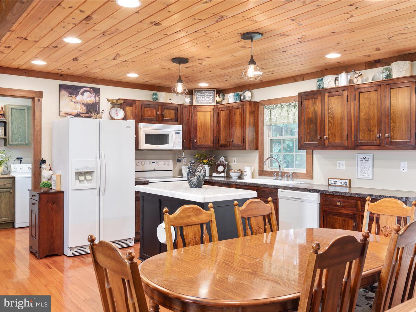 254 CARTE LN, MOUNT JACKSON, Virginia 22842, 2 Bedrooms Bedrooms, ,2 BathroomsBathrooms,Farm,For Sale,254 CARTE LN,VASH2012110 MLS # VASH2012110 254 CARTE LN, MOUNT JACKSON, Virginia 22842, 2 Bedrooms Bedrooms, ,2 BathroomsBathrooms,Farm,For Sale,254 CARTE LN,VASH2012110 MLS # VASH2012110