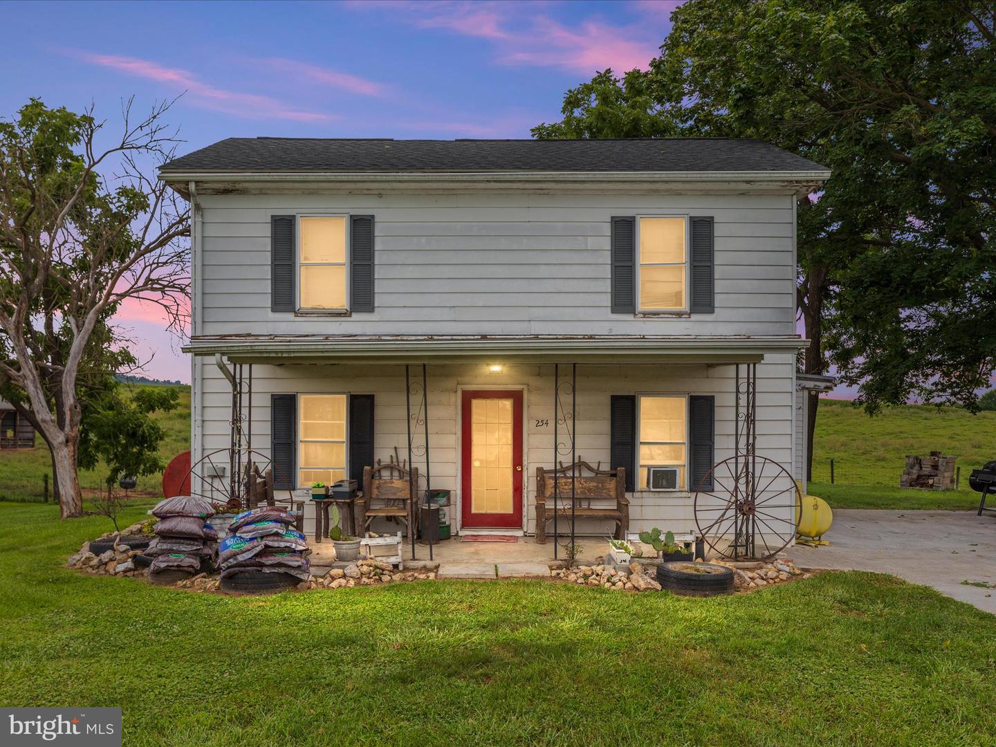 254 CARTE LN, MOUNT JACKSON, Virginia 22842, 2 Bedrooms Bedrooms, ,2 BathroomsBathrooms,Farm,For Sale,254 CARTE LN,VASH2012110 MLS # VASH2012110 254 CARTE LN, MOUNT JACKSON, Virginia 22842, 2 Bedrooms Bedrooms, ,2 BathroomsBathrooms,Farm,For Sale,254 CARTE LN,VASH2012110 MLS # VASH2012110