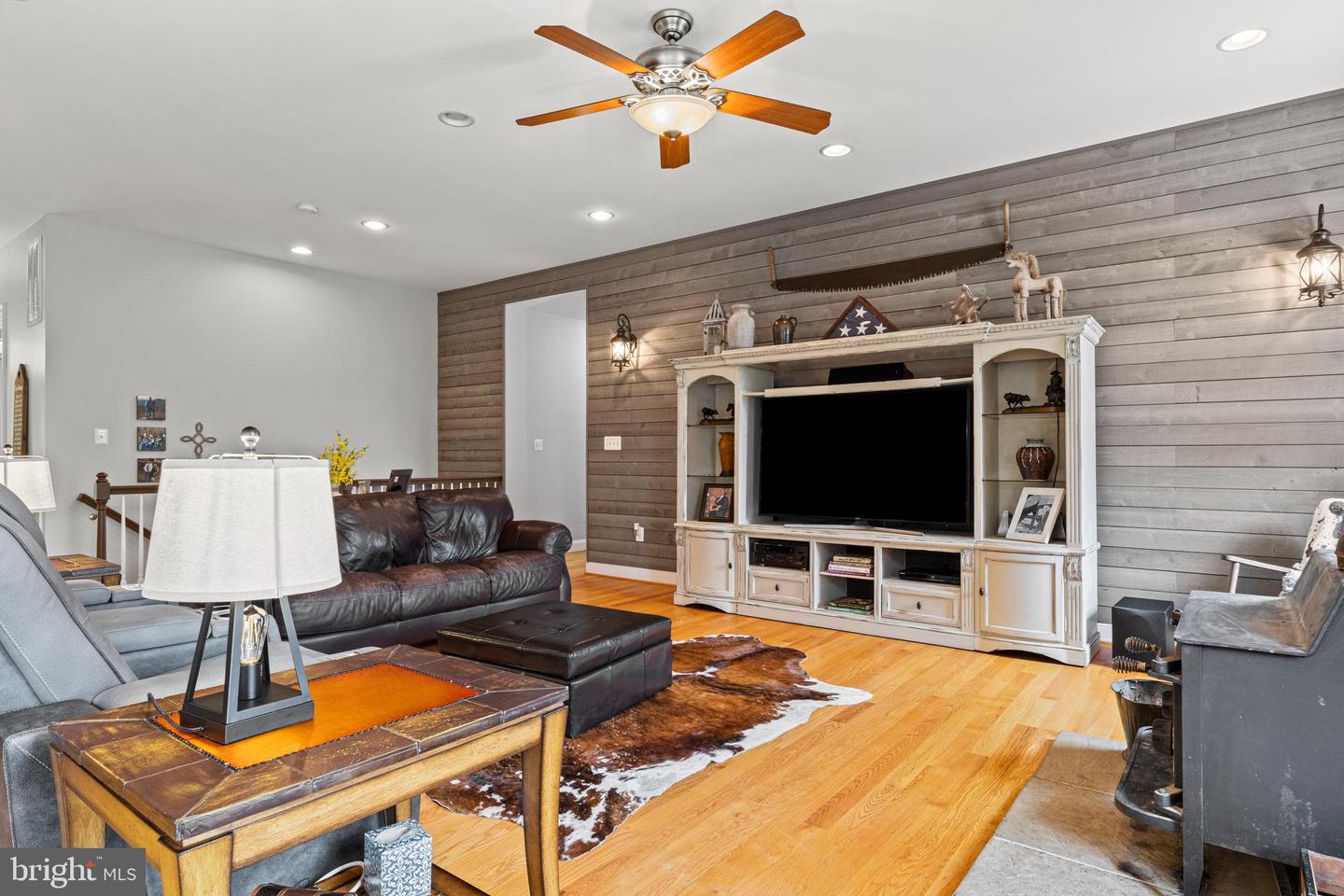 7312 OAK LN, MARSHALL, Virginia 20115, 4 Bedrooms Bedrooms, ,3 BathroomsBathrooms,Farm,For Sale,7312 OAK LN,VAFQ2016554 MLS # VAFQ2016554 7312 OAK LN, MARSHALL, Virginia 20115, 4 Bedrooms Bedrooms, ,3 BathroomsBathrooms,Farm,For Sale,7312 OAK LN,VAFQ2016554 MLS # VAFQ2016554