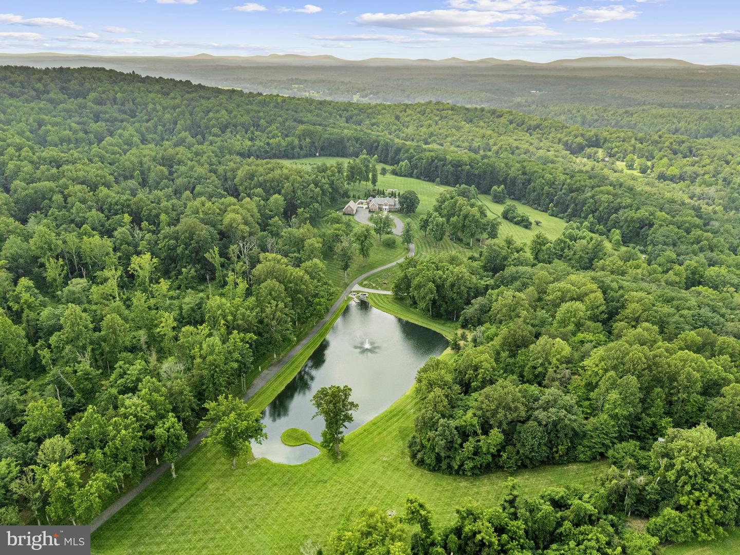 7484 WILSON RD, WARRENTON, Virginia 20186, 5 Bedrooms Bedrooms, ,6 BathroomsBathrooms,Residential,For Sale,7484 WILSON RD,VAFQ2017594 MLS # VAFQ2017594