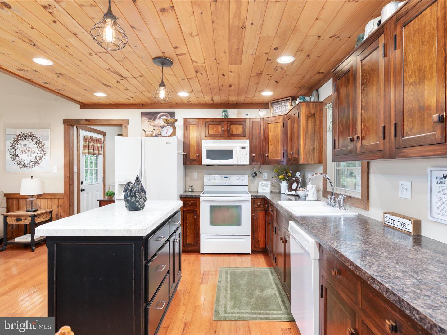 254 CARTE LN, MOUNT JACKSON, Virginia 22842, 2 Bedrooms Bedrooms, ,2 BathroomsBathrooms,Residential,For Sale,254 CARTE LN,VASH2012078 MLS # VASH2012078