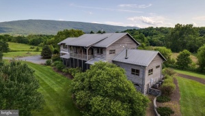 500 LOG CABIN LN NEW MARKET Virginia 22844