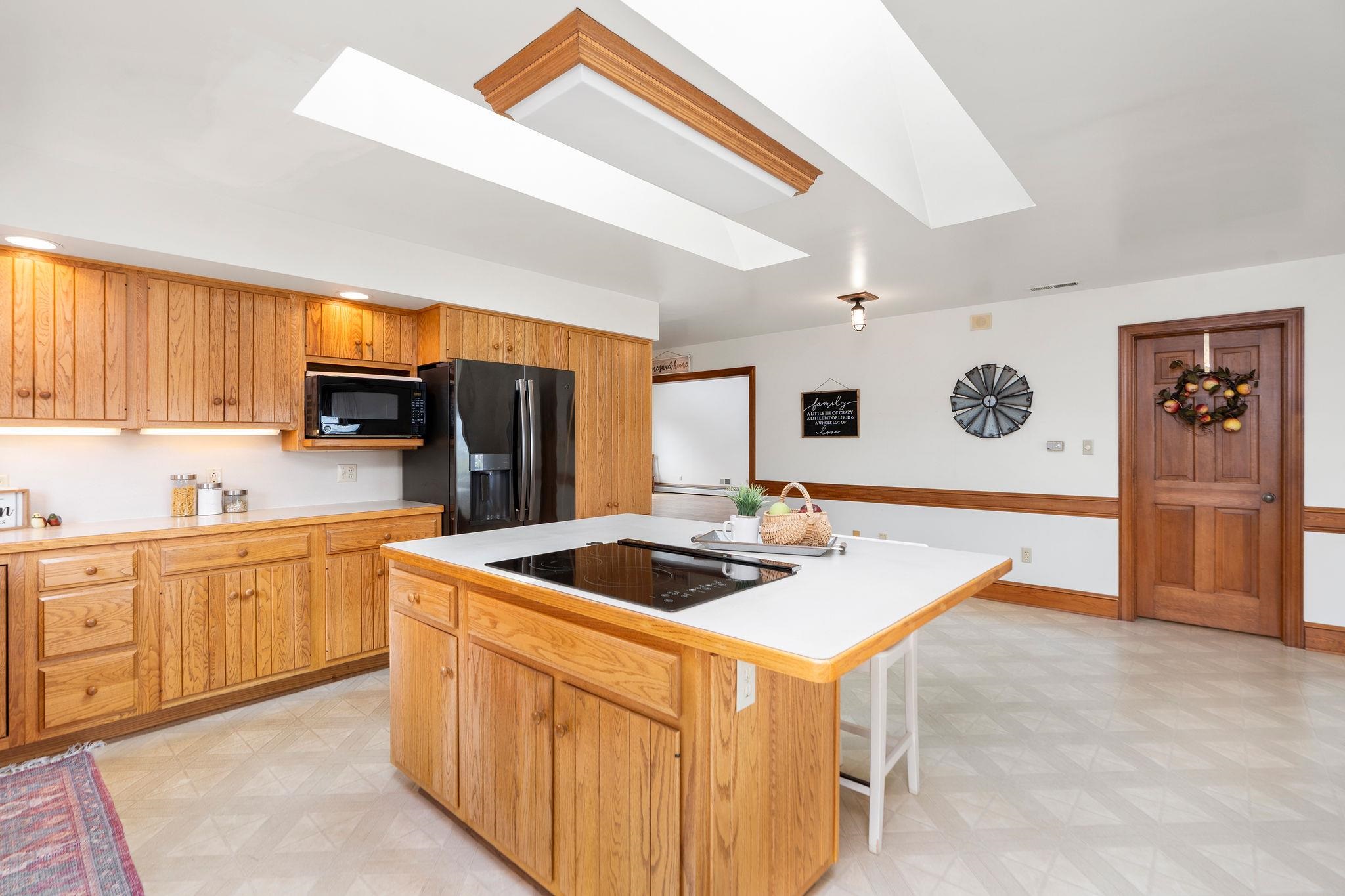 1040 TINKLING SPRING RD, STAUNTON, Virginia 24401, 3 Bedrooms Bedrooms, ,3 BathroomsBathrooms,Residential,14,1040 TINKLING SPRING RD,667916 MLS # 667916