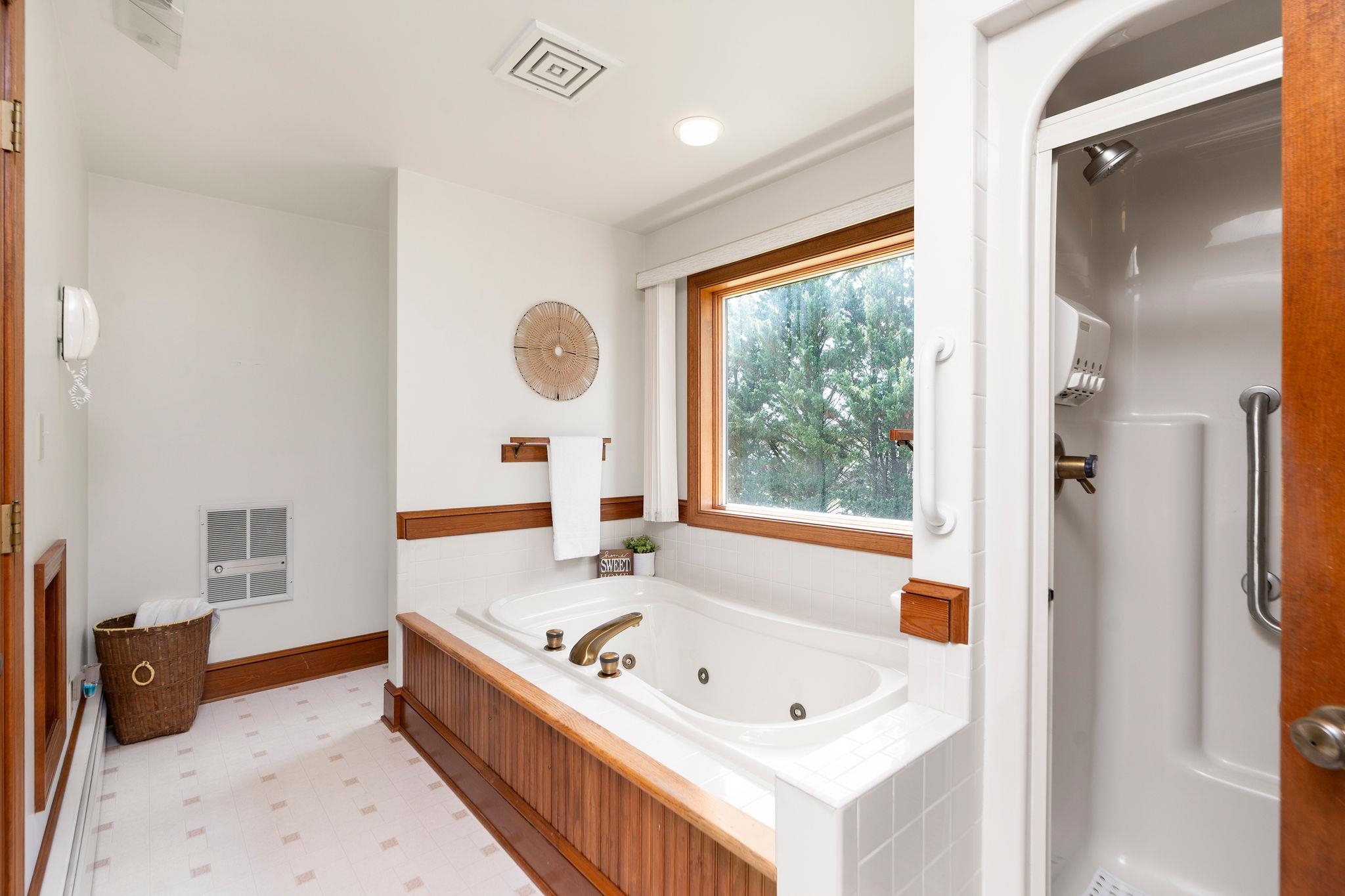 1040 TINKLING SPRING RD, STAUNTON, Virginia 24401, 3 Bedrooms Bedrooms, ,3 BathroomsBathrooms,Residential,14,1040 TINKLING SPRING RD,667916 MLS # 667916