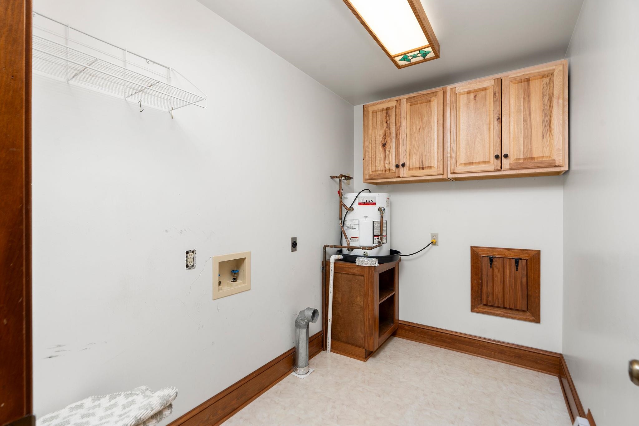 1040 TINKLING SPRING RD, STAUNTON, Virginia 24401, 3 Bedrooms Bedrooms, ,3 BathroomsBathrooms,Residential,14,1040 TINKLING SPRING RD,667916 MLS # 667916