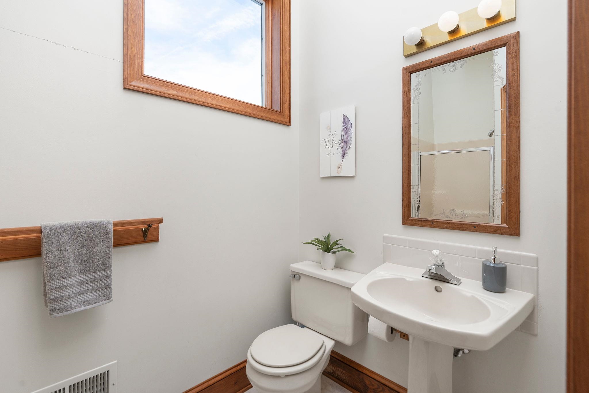 1040 TINKLING SPRING RD, STAUNTON, Virginia 24401, 3 Bedrooms Bedrooms, ,3 BathroomsBathrooms,Residential,14,1040 TINKLING SPRING RD,667916 MLS # 667916