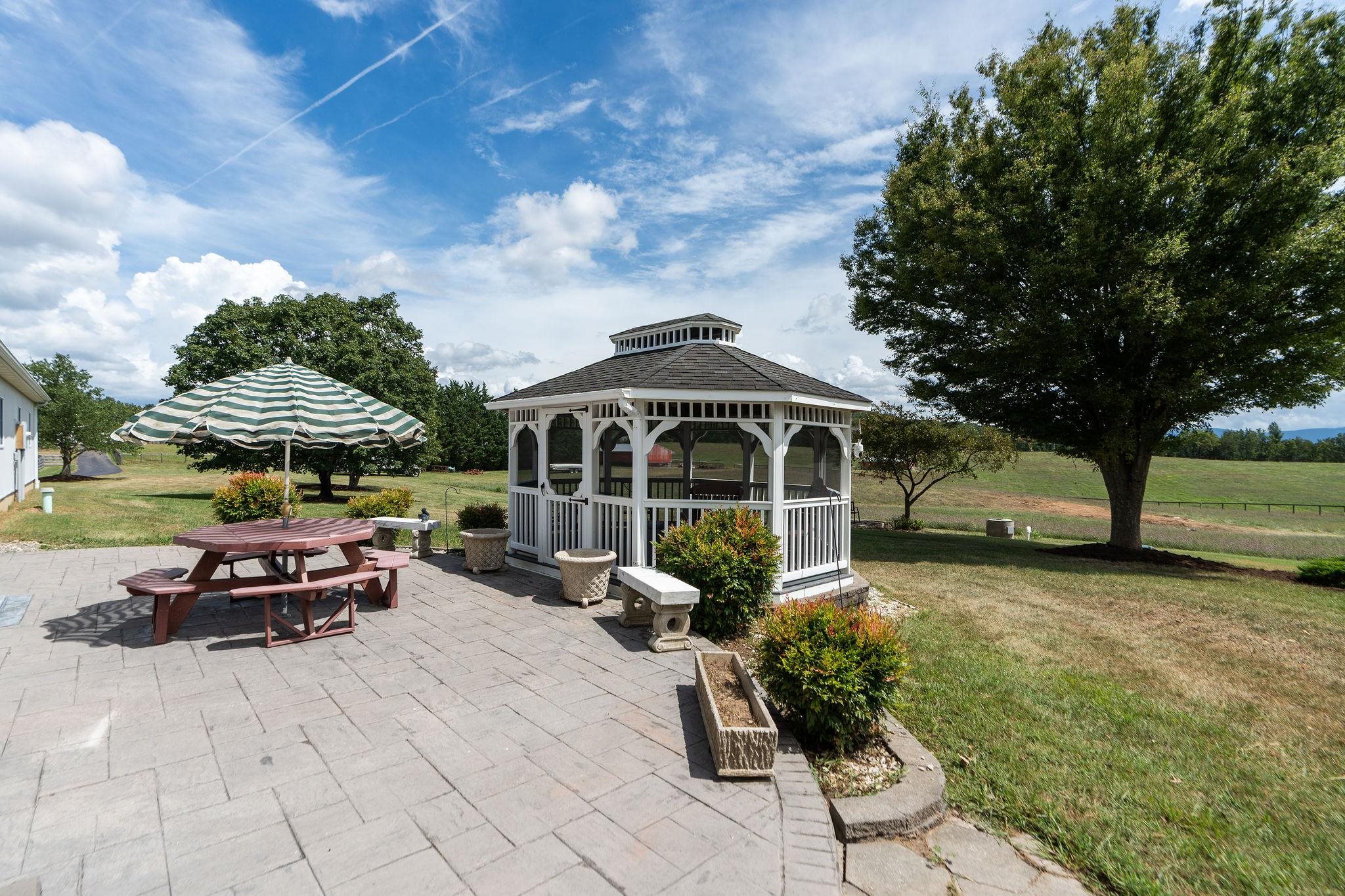 1040 TINKLING SPRING RD, STAUNTON, Virginia 24401, 3 Bedrooms Bedrooms, ,3 BathroomsBathrooms,Residential,14,1040 TINKLING SPRING RD,667916 MLS # 667916