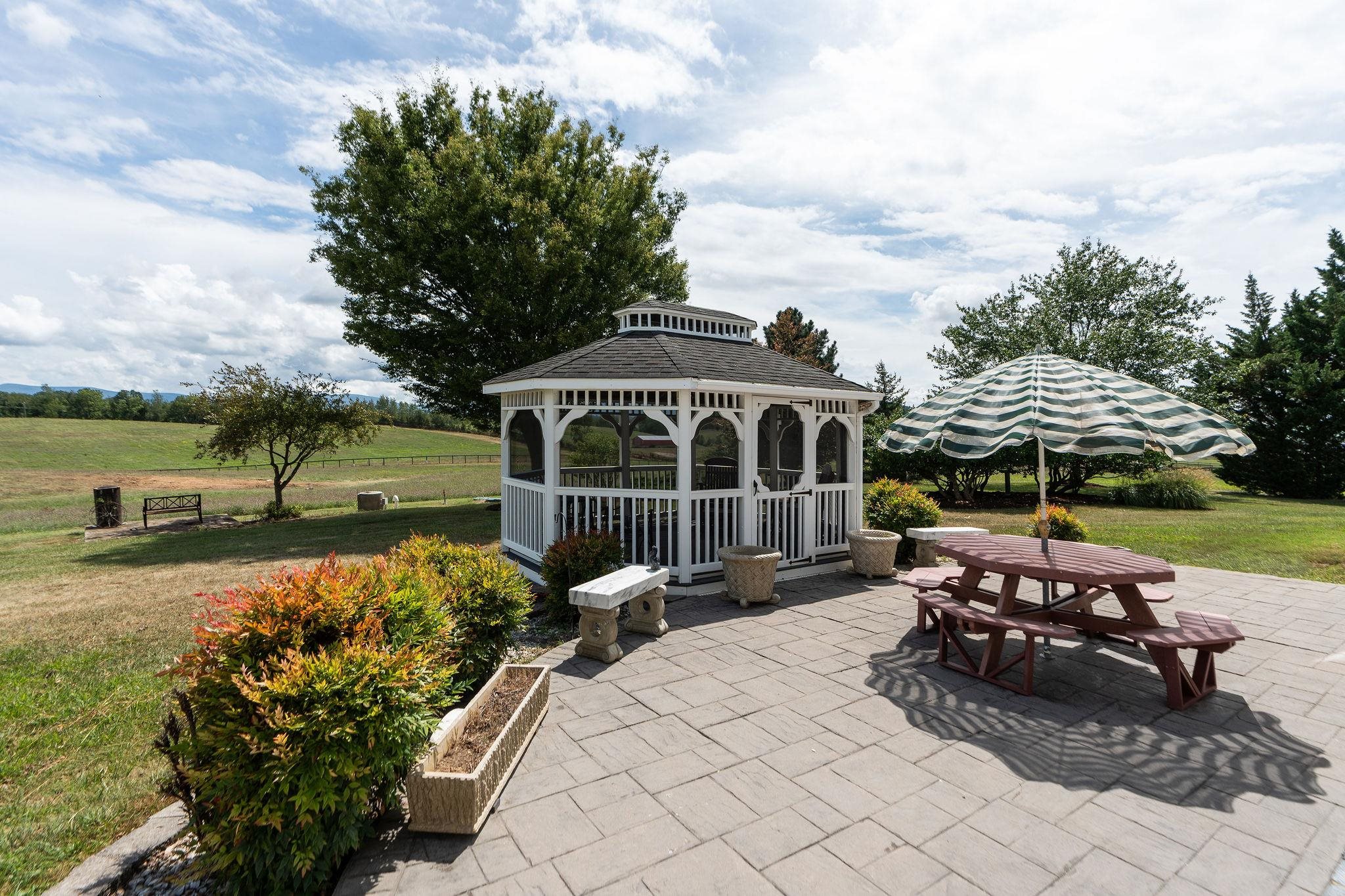 1040 TINKLING SPRING RD, STAUNTON, Virginia 24401, 3 Bedrooms Bedrooms, ,3 BathroomsBathrooms,Residential,14,1040 TINKLING SPRING RD,667916 MLS # 667916